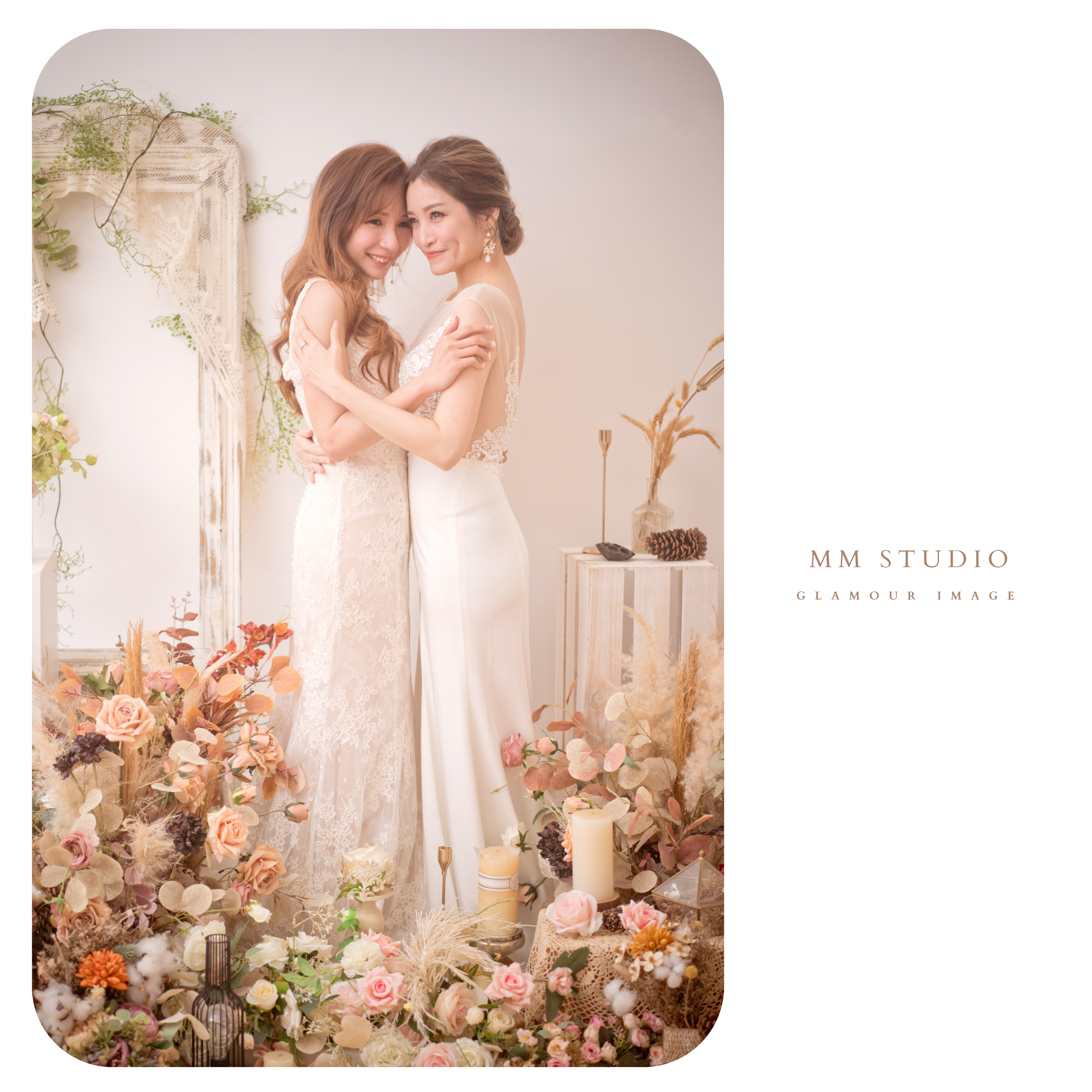 【閨蜜攝影套餐】PACKAGE FD Studio B 專業室內拍攝 | 含妝髮設計及精修照片 | 紀錄最美友誼 - Glamour Image