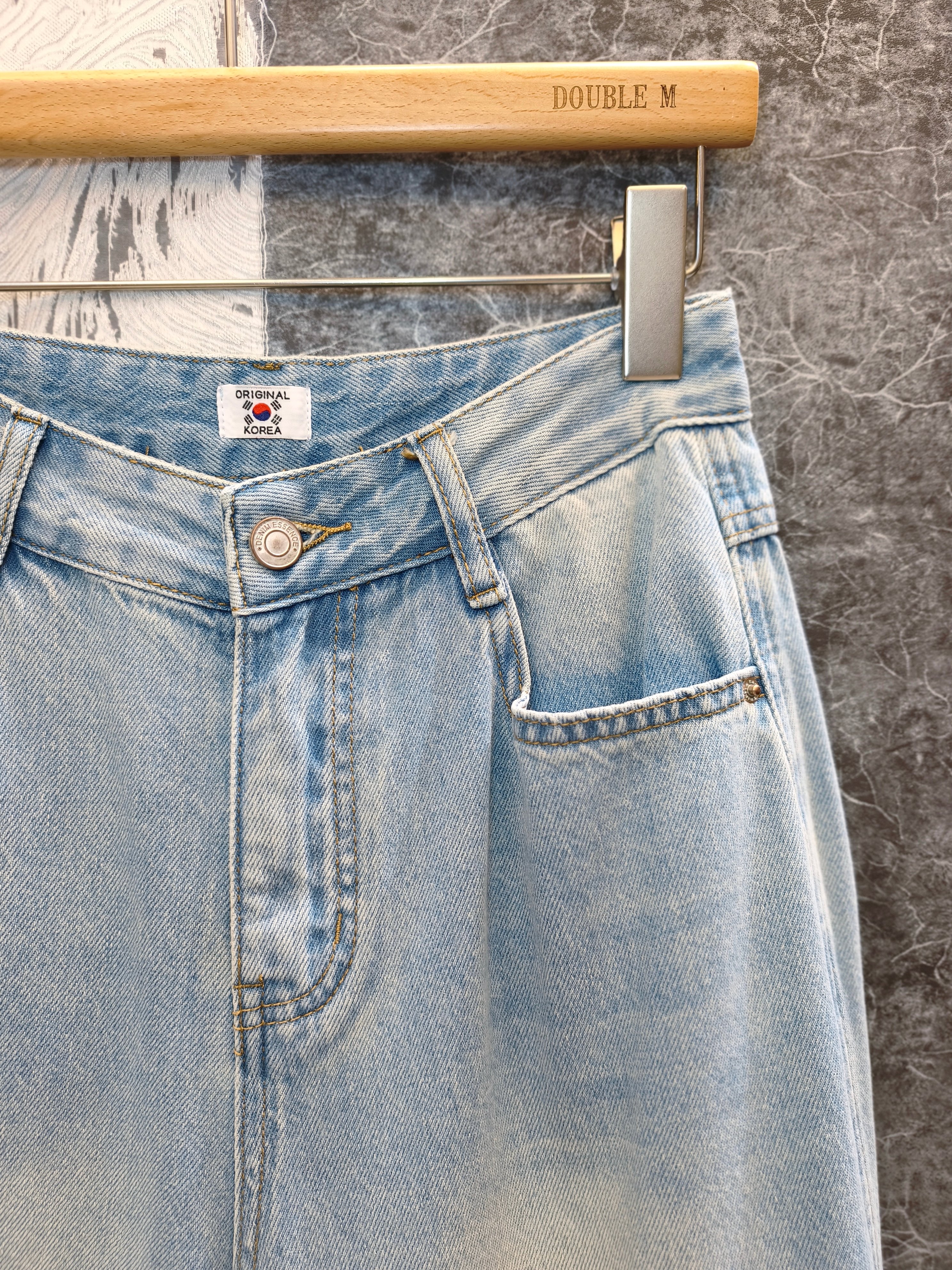 洗白闊筒牛仔褲