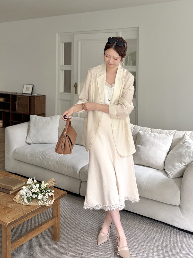 The Fine Silky Blazer (Ivory)