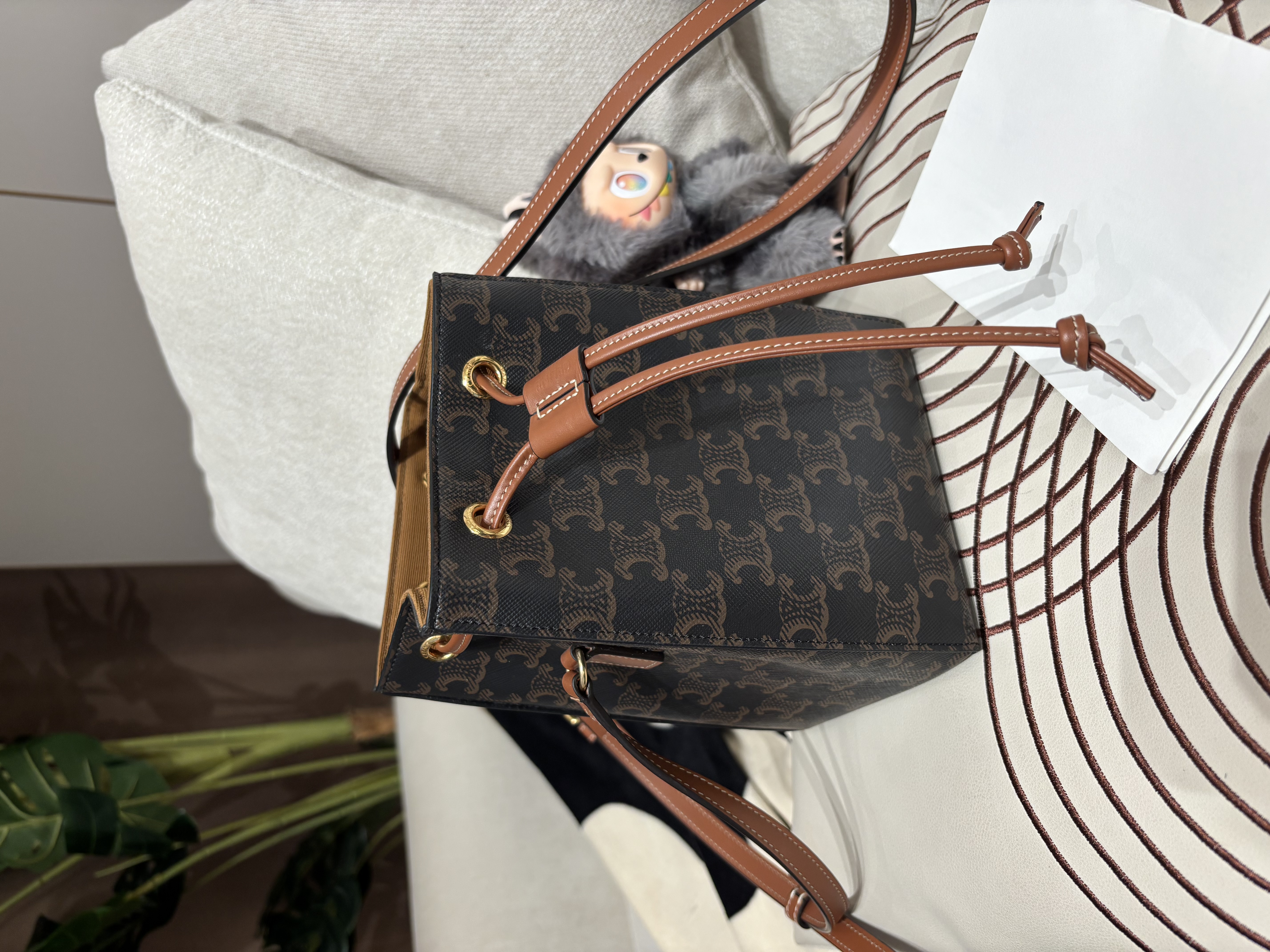 Celine MICRO SAILOR IN TRIOMPHE Bucket Bag,100%Authentic,98%new ✅專門店收據✅dust bag