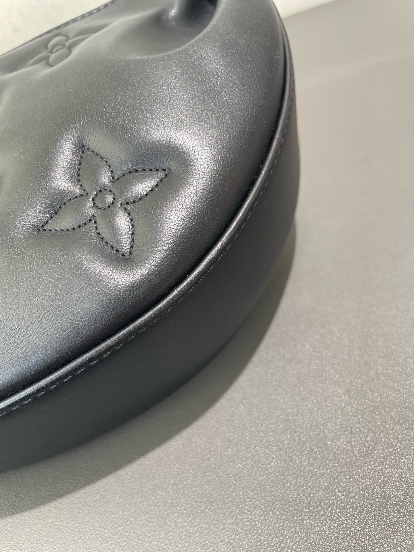 【預訂貨品】LV 黑色月亮包