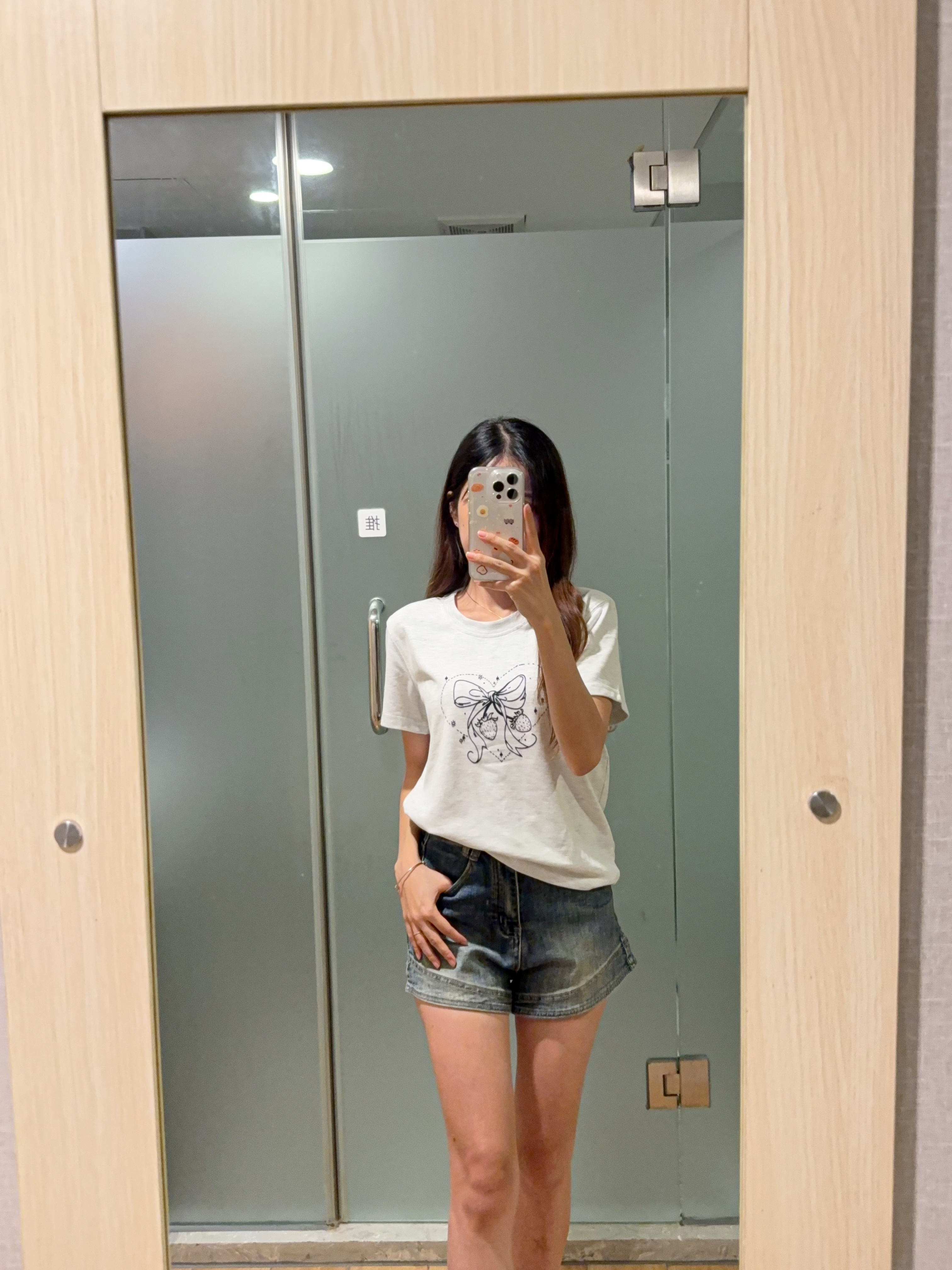 爱心草莓蝴蝶结磨毛上衣R2974