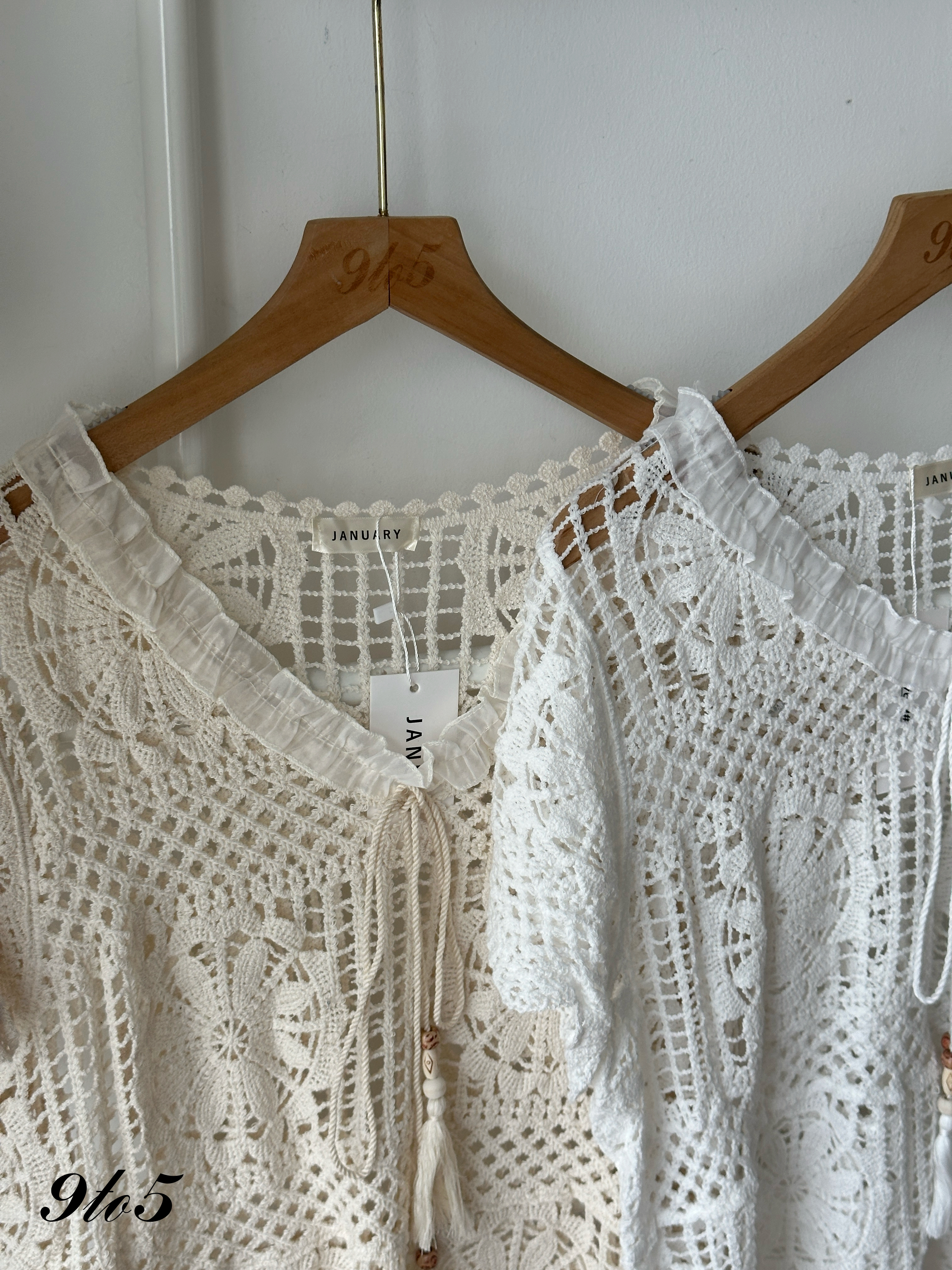 T4271 Ruffle Collar Crochet - Beige & White