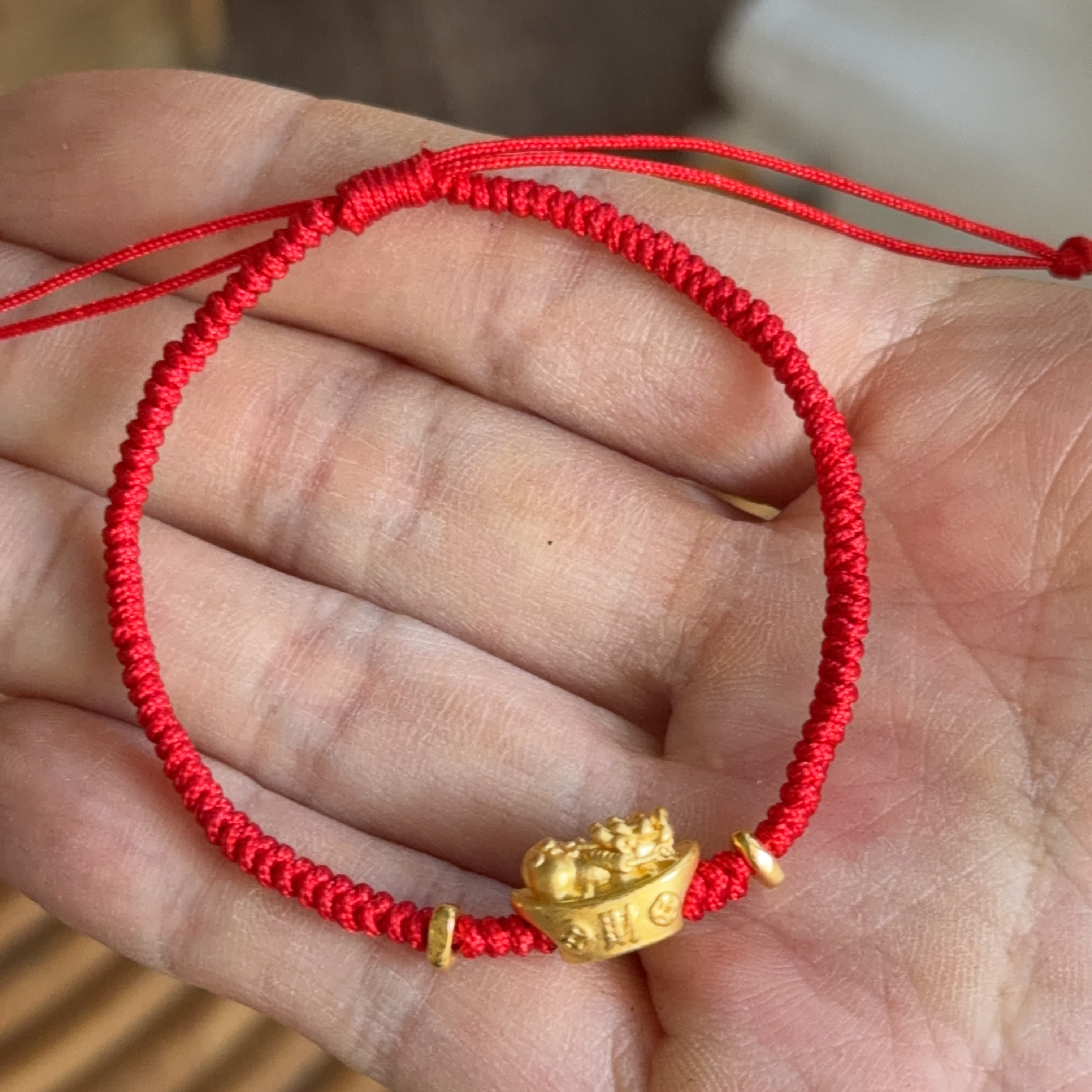 999硬金金元寶貔貅+碎碎金襯紅色手繩