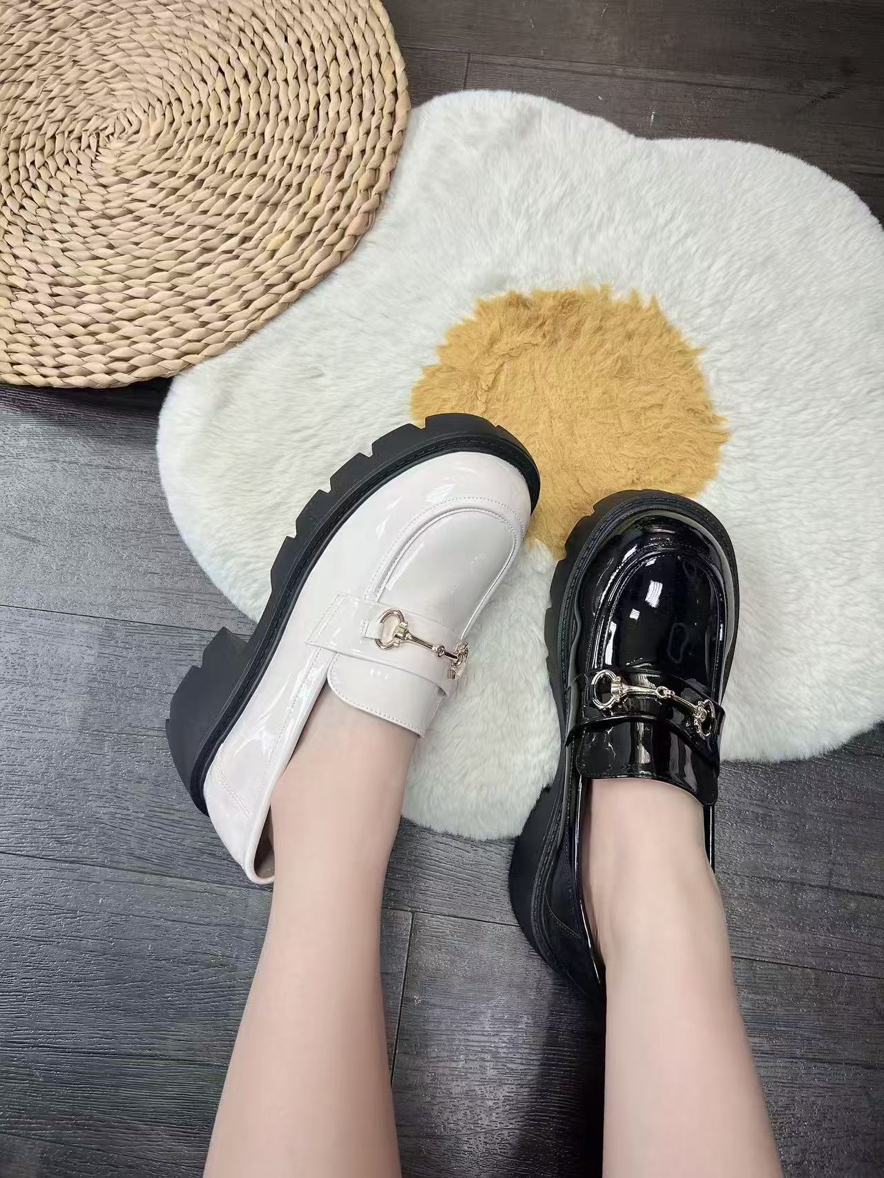 TA77 爆款百搭马蹄扣乐福鞋