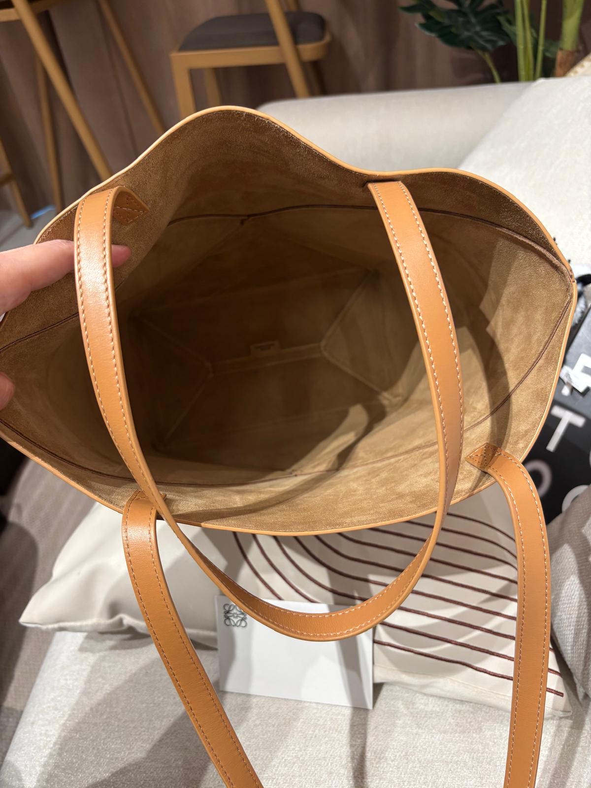 Loewe fold Tote 100%Authentic, 98%New ✅收據✅Dust bag