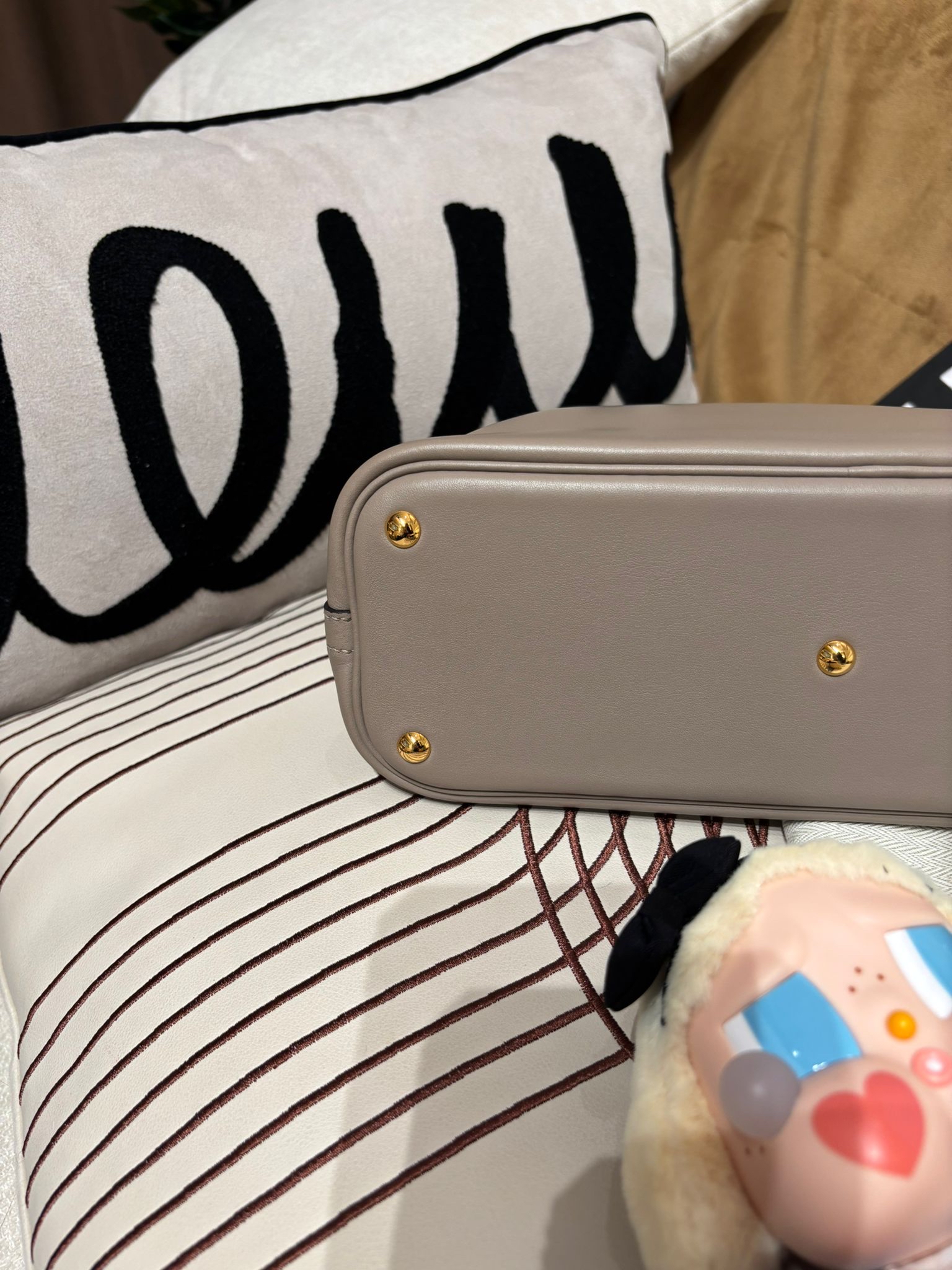 Hermes Bolide 27 Stamp A 銀行灰 100%Authentic, 98%New ✅Strap✅Dust bag