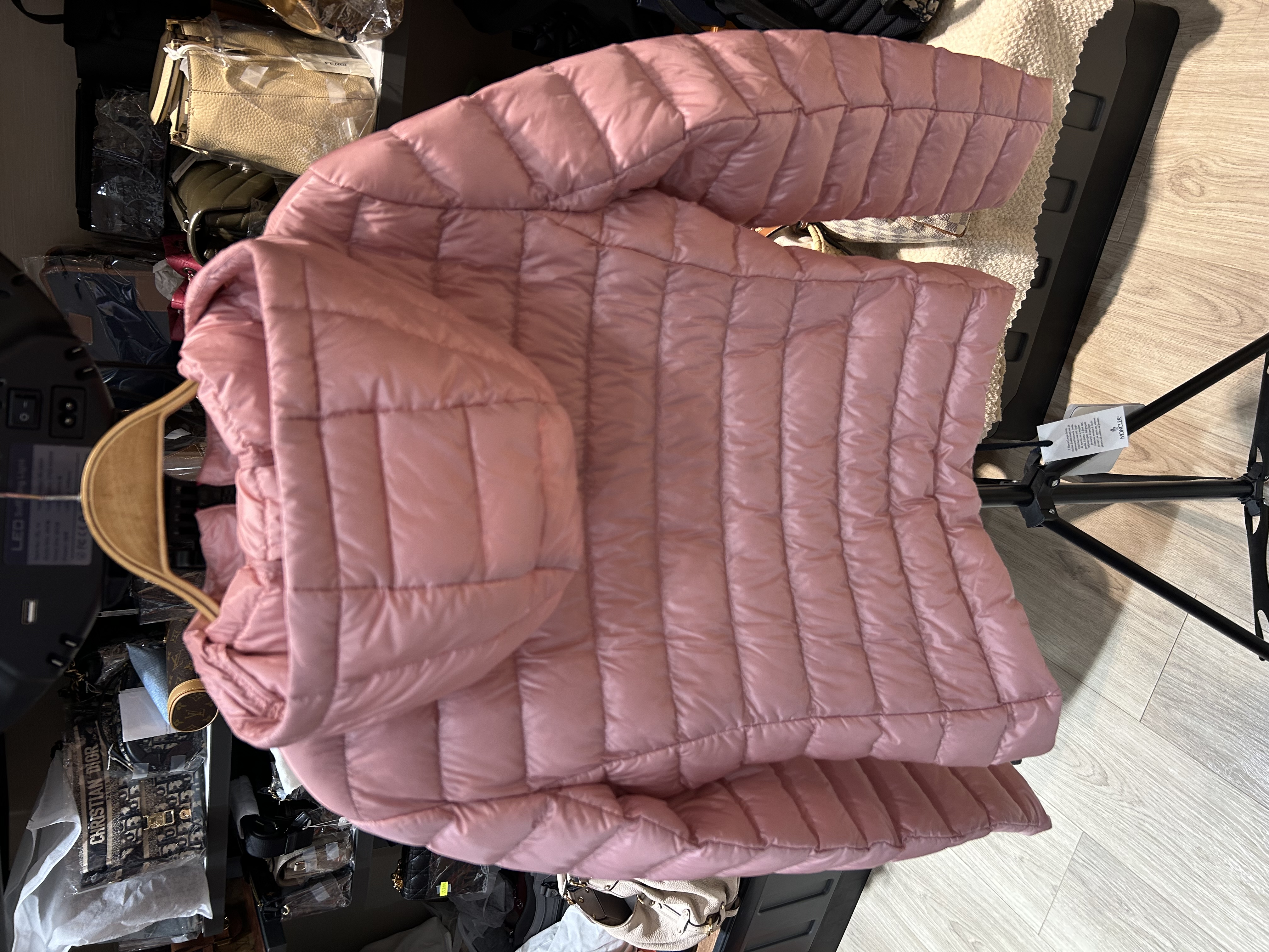 全新 MONCLER down outer 2碼 100% Nylon 粉紅色100%羽絨外套 100%Authentic, Brand New全新
