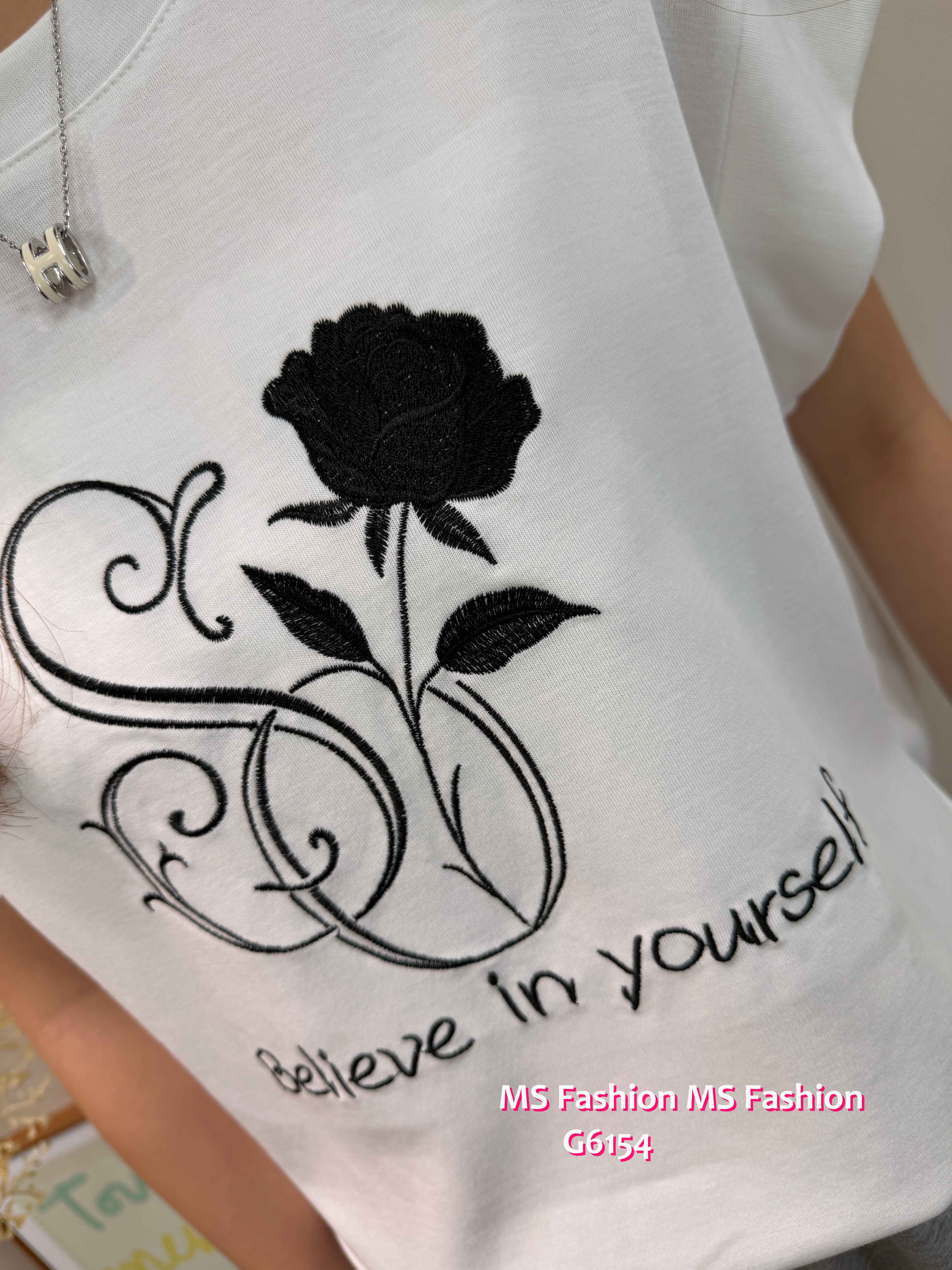 G6154 韓國🇰🇷刺繡黑玫瑰圖案top