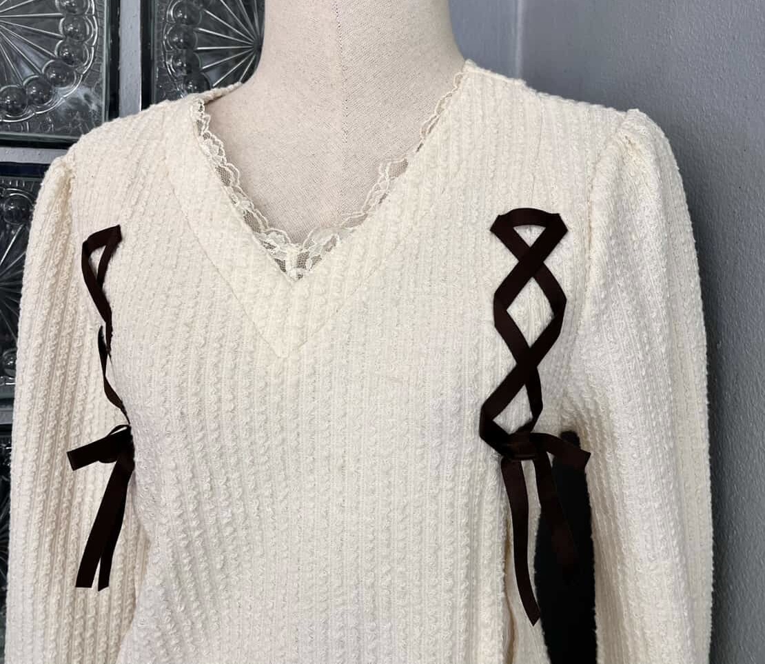 Axes Femme Ribbed V-Neck Top