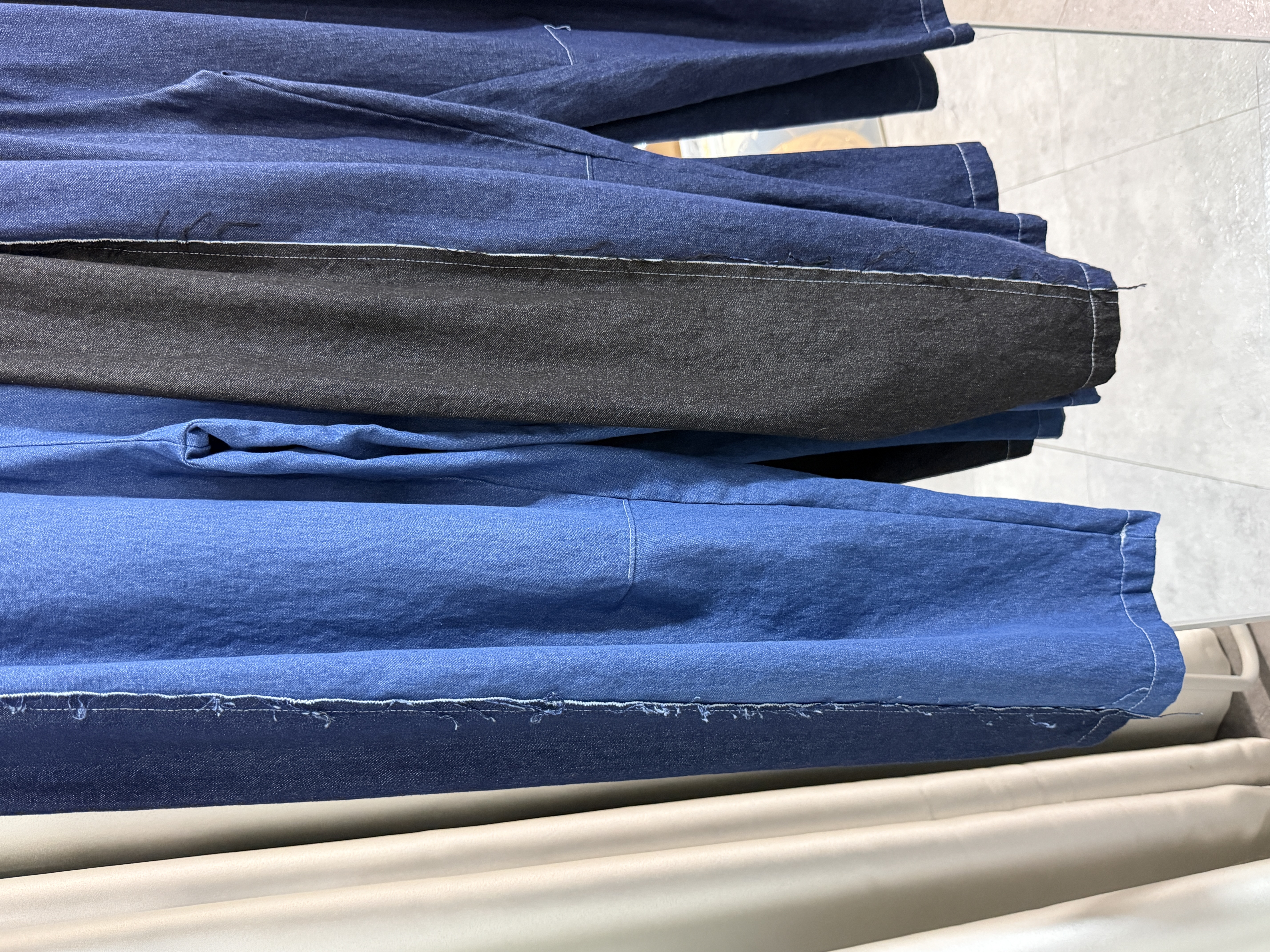 撞色拼接寬鬆牛仔褲