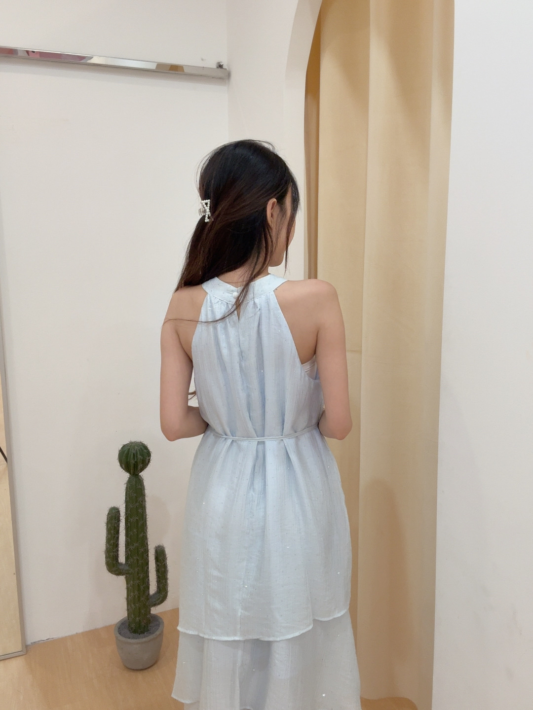 甜美风烫钻立体花朵挂脖连身长裙 R3035