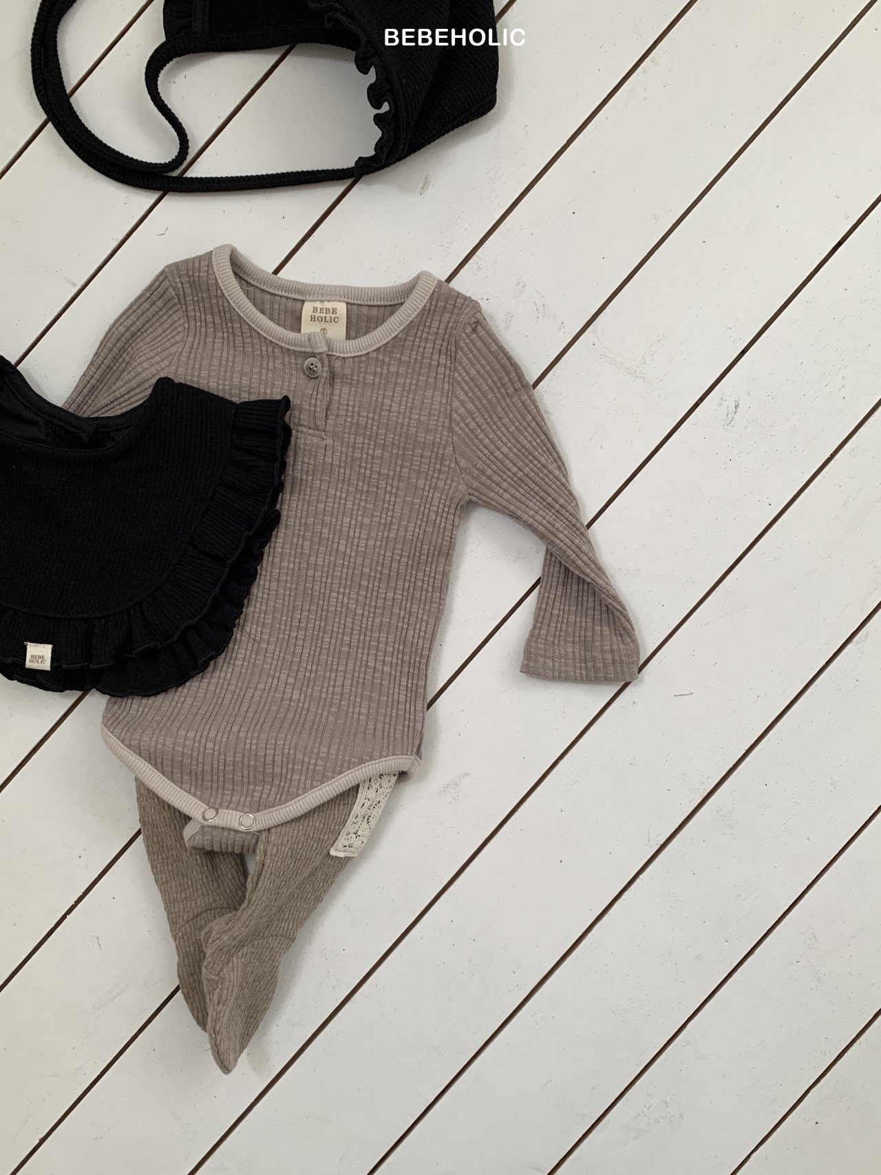 🌸預訂 韓國直送🌸🇰🇷BEBEHOLIC三色簡約羅紋長袖包屁衣