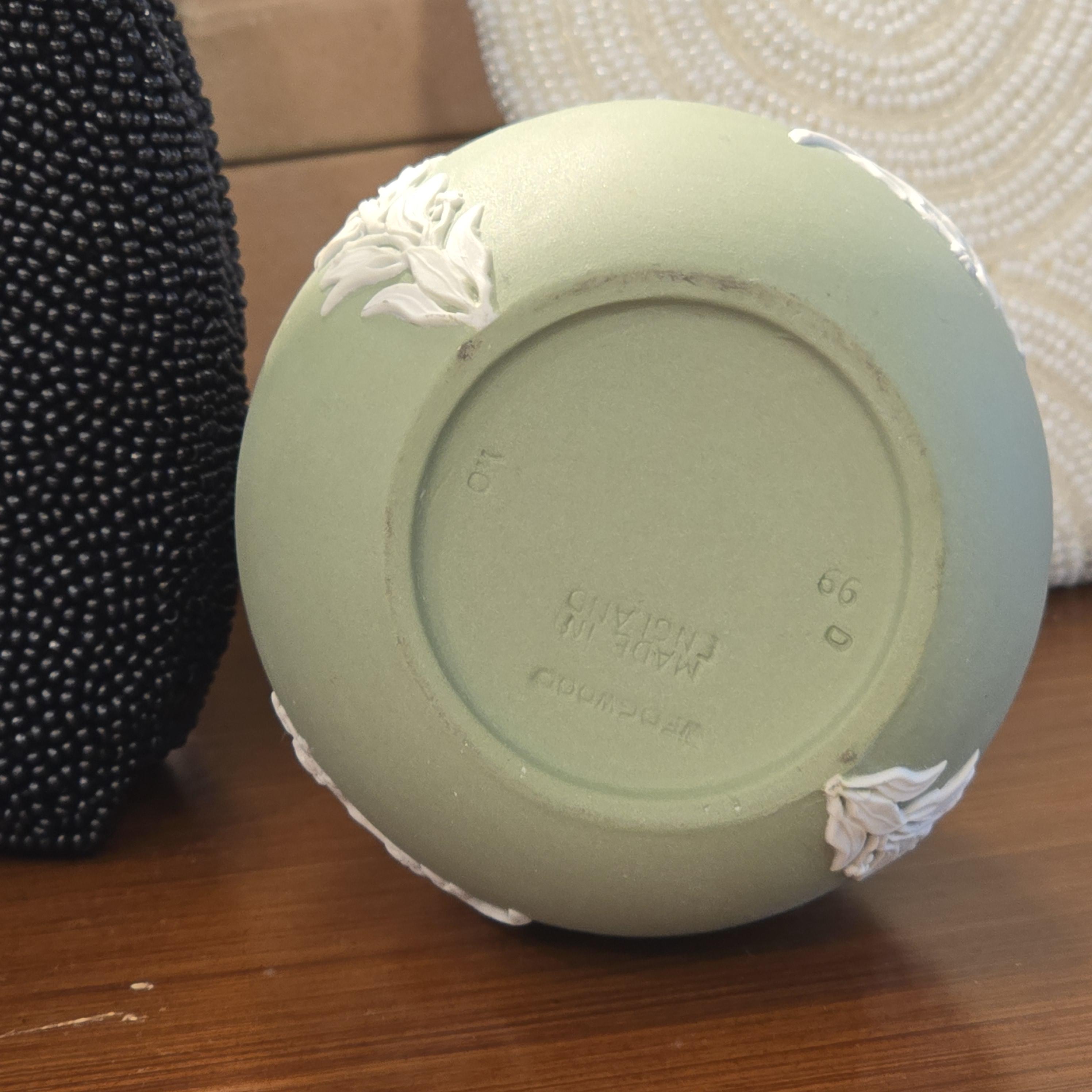 Vintage Wedgwood Green Jasper Bud Vase (MT2461)