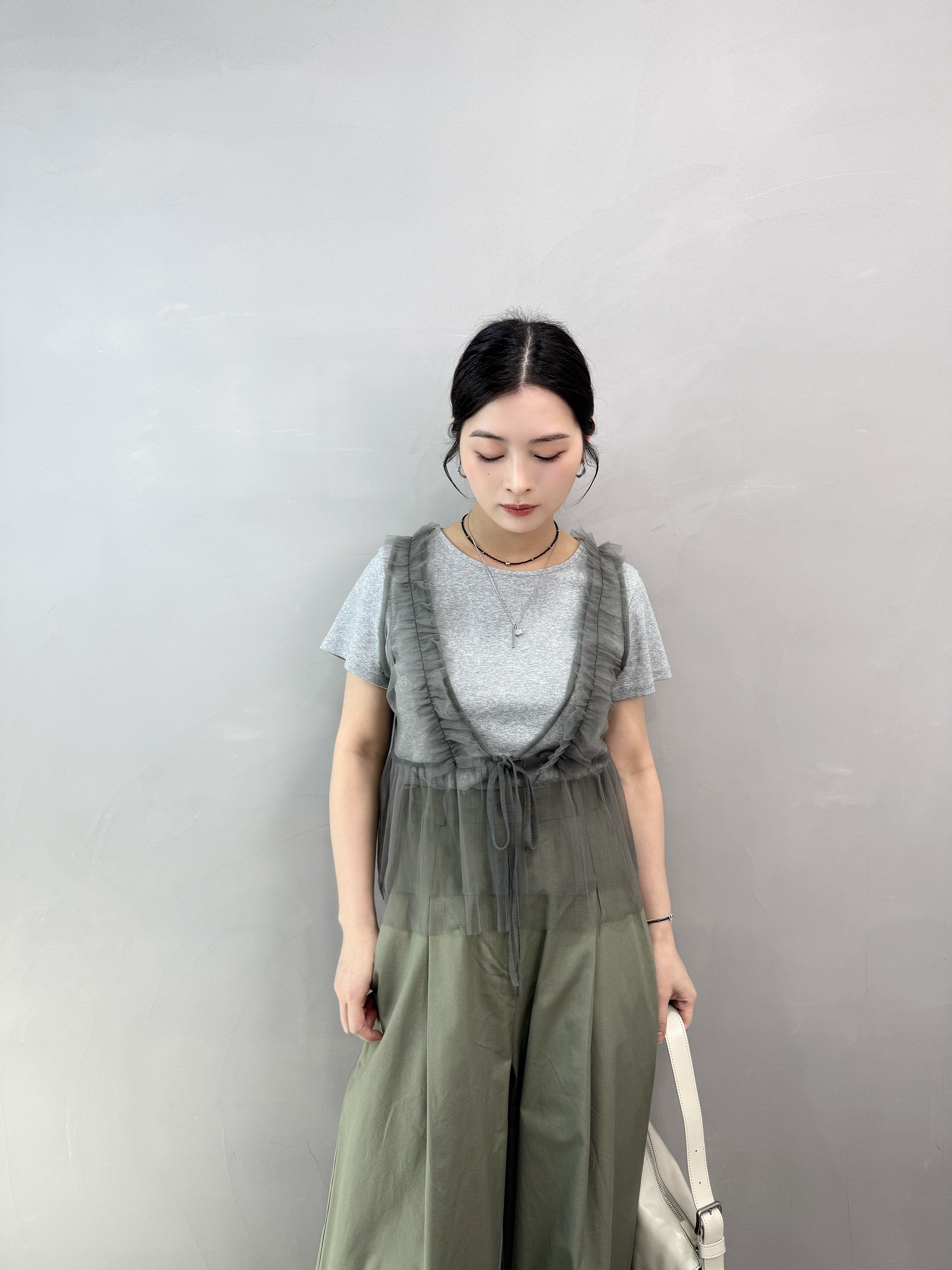 O76 ruffle網背心
