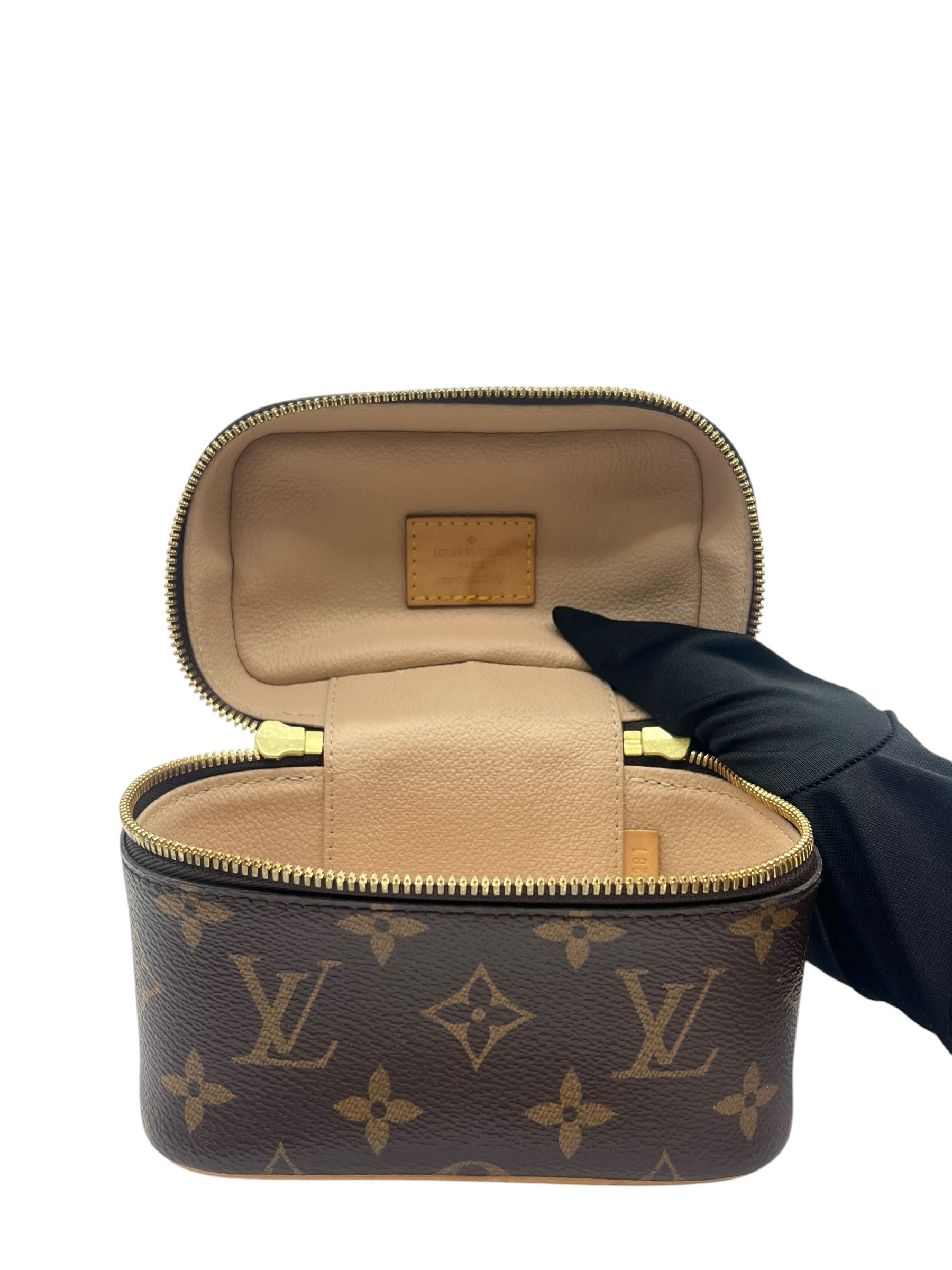 Pre-Owned LV Nice Nano / Product Code: 26060608