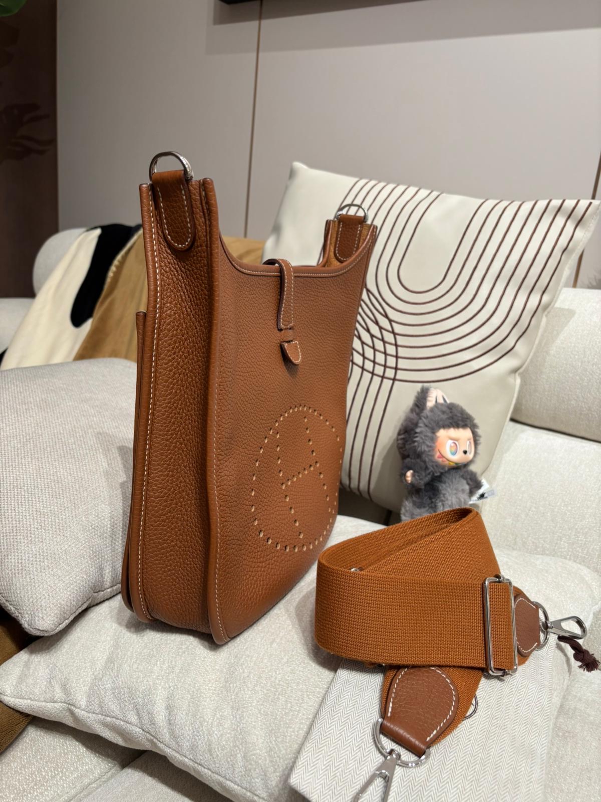 Hermes evelyne 29, STAMP Y 金棕色銀扣 100%Authentic ,98%new  ✅Dust bag✅strap