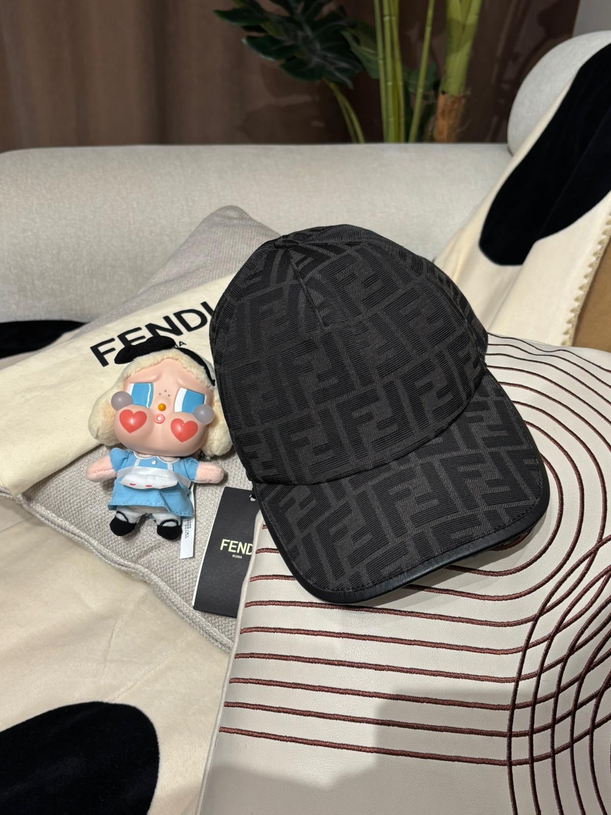 全新 Fendi cap Hat 100%Authentic ,Brand New全新 ✅Dust bag