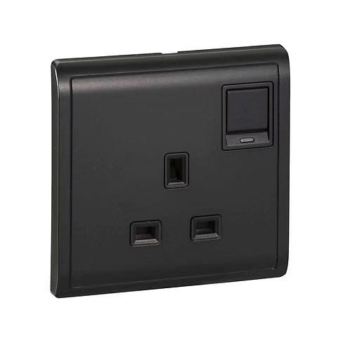 施耐德 Pieno 寫意黑 13A單蘇有掣有燈 插座