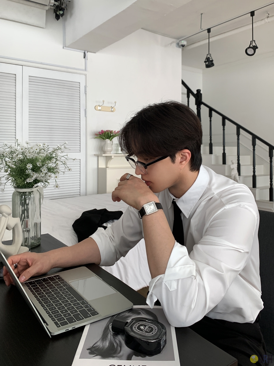 【100%保證韓國直送】[1+1 EVENT]經典簡約日常半寬鬆恤衫 [9 color] RL114773