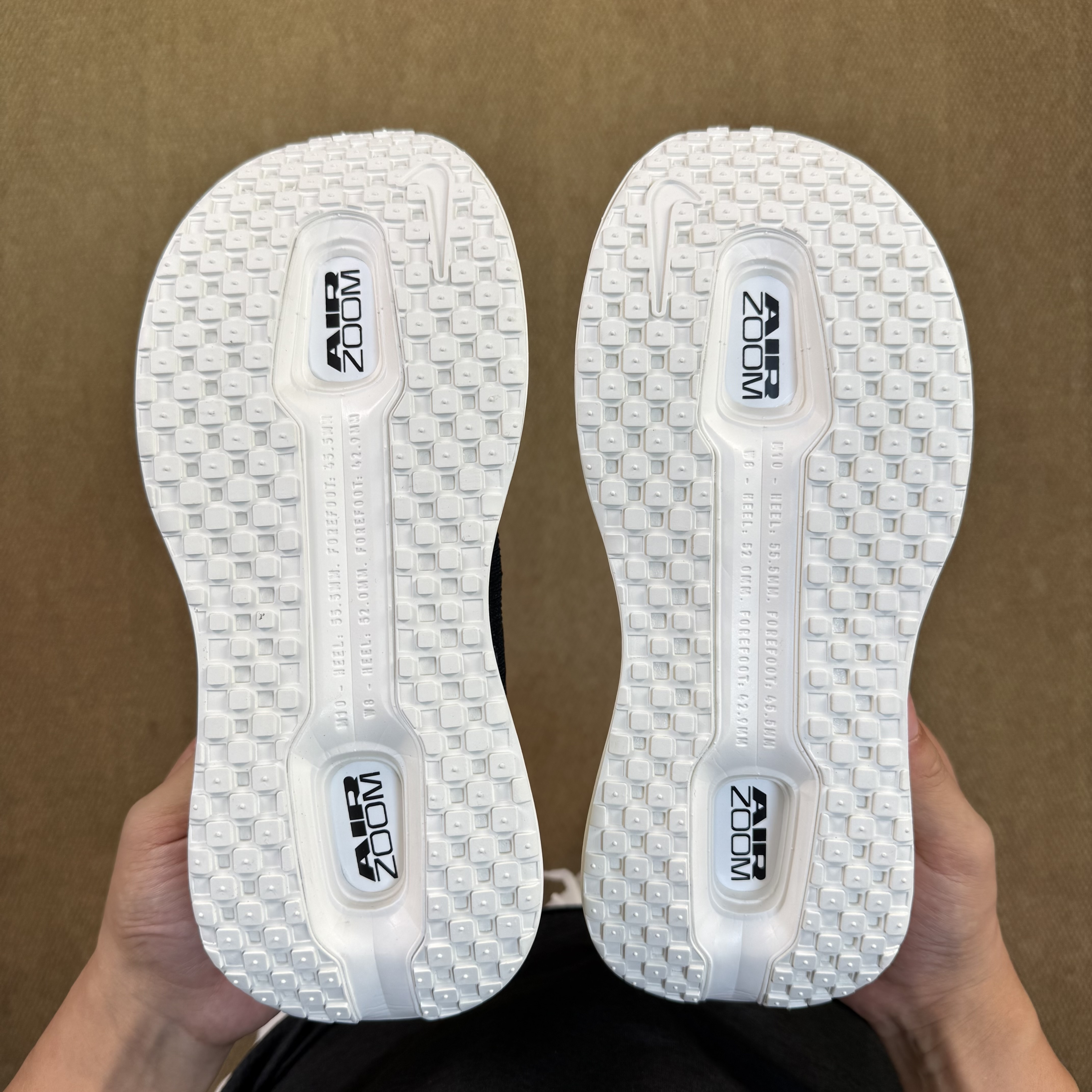 Nike Vomero Premium HQ2050-007