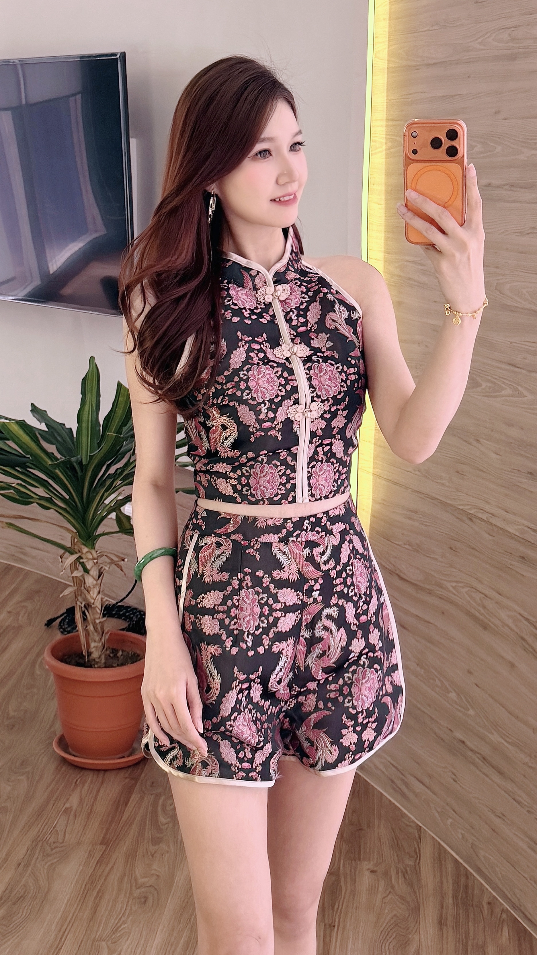 Lotus Brocade Set Wear