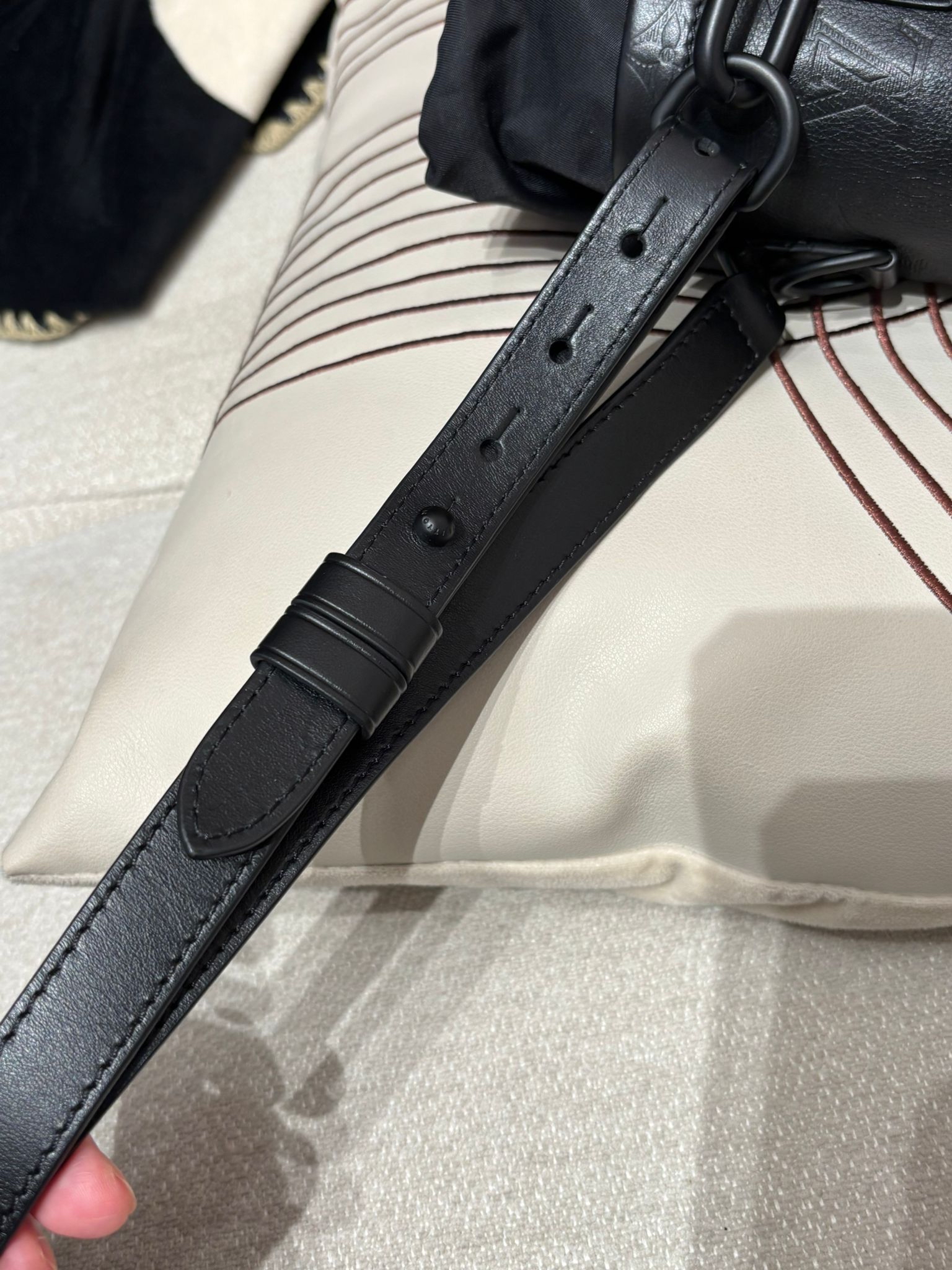 LV Chalk Nano Empreinte Monogram Black Calfskin Bucket Bag m44628 100%Authentic ,98%new✅dust bag  