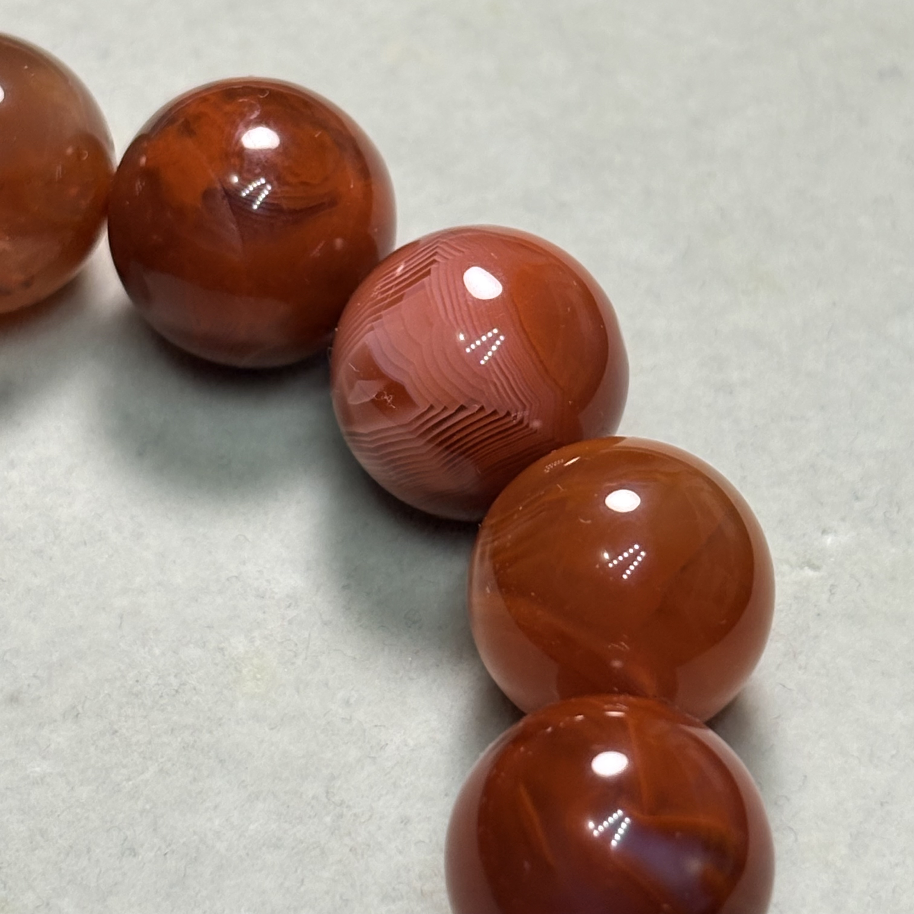 南紅瑪瑙手串 No.4013 丨規格：17mm珠16.5 cm手圈丨附送證書