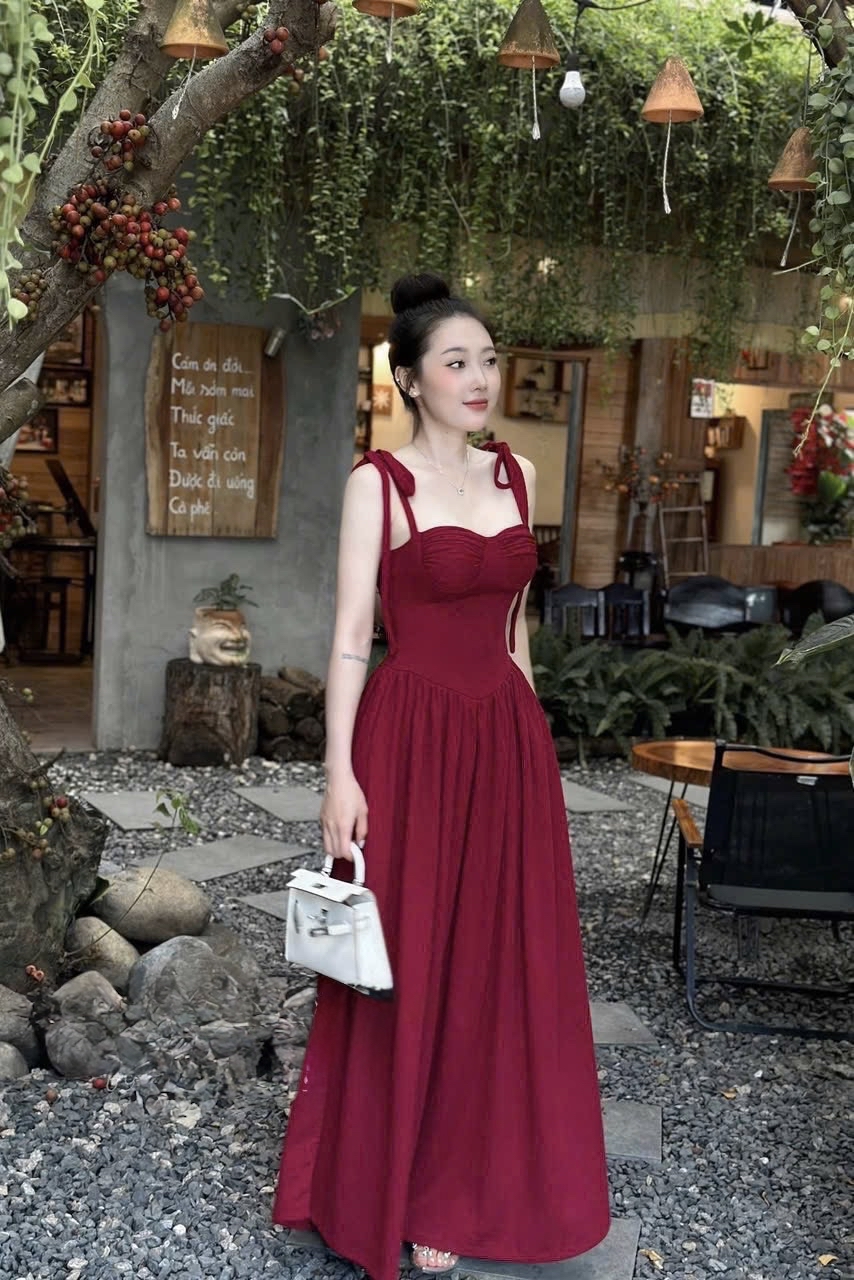 酒紅色吊帶長裙（带胸贴）