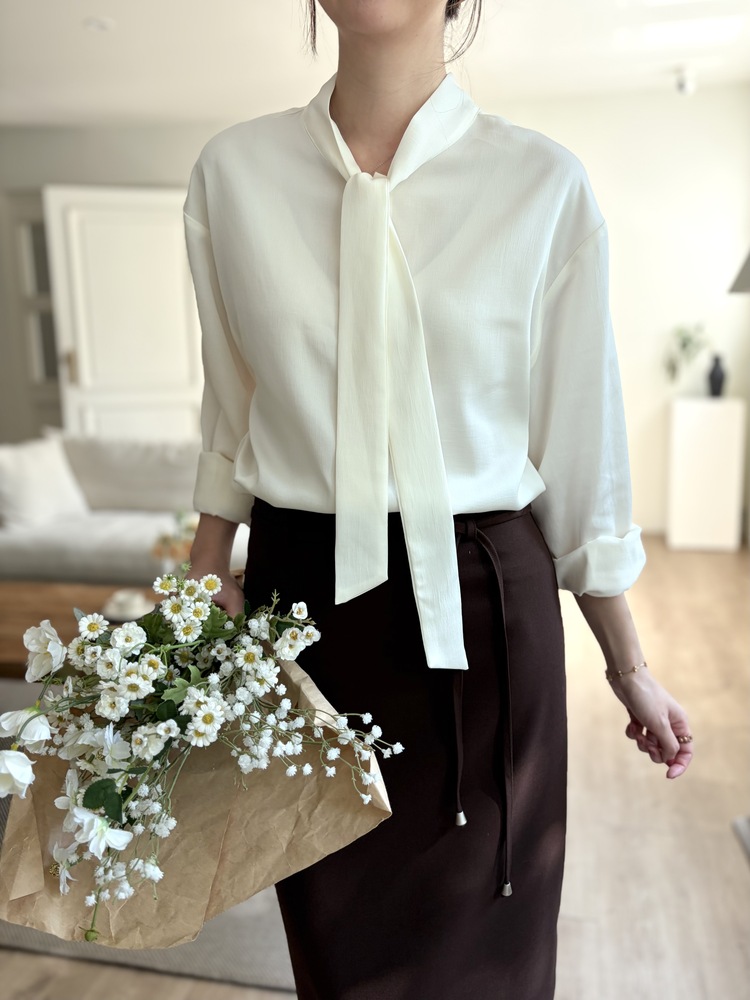 Two-way Tie Detail Blouse (Ivory)