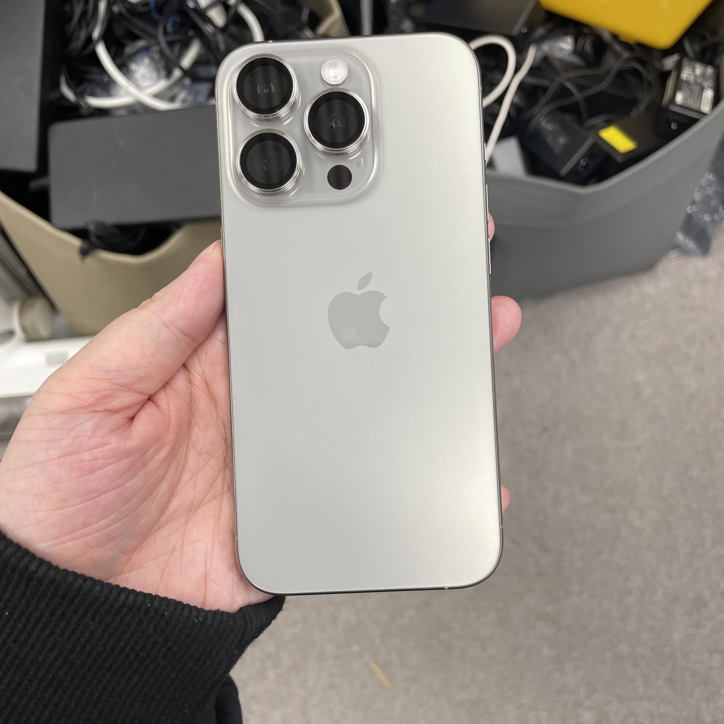 *5962 15 Pro 完美機 256GB 電88 原色 gray