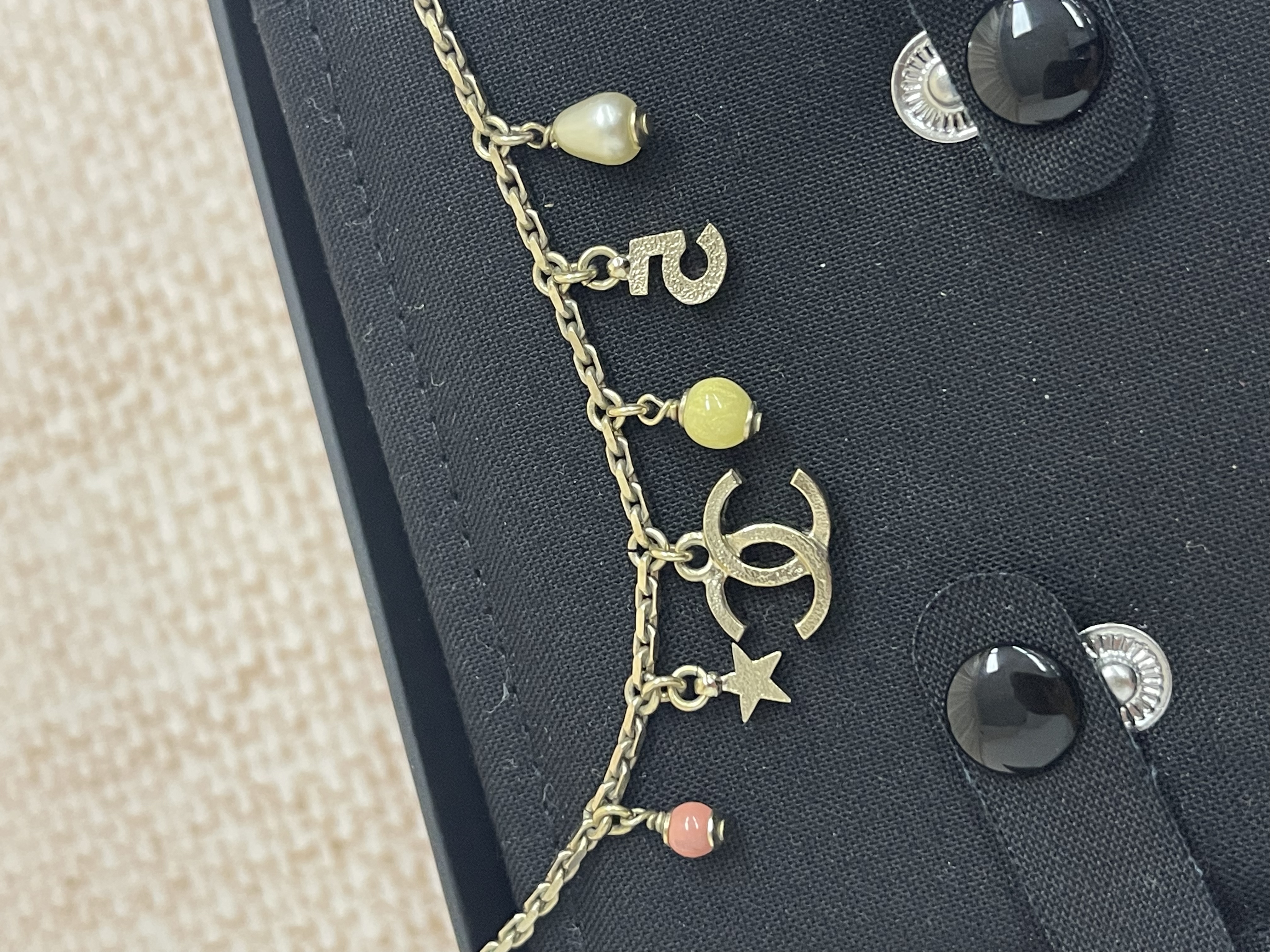 Pre-owned Chanel CC Logo No.5 Bracelet / Product Code: 26040555