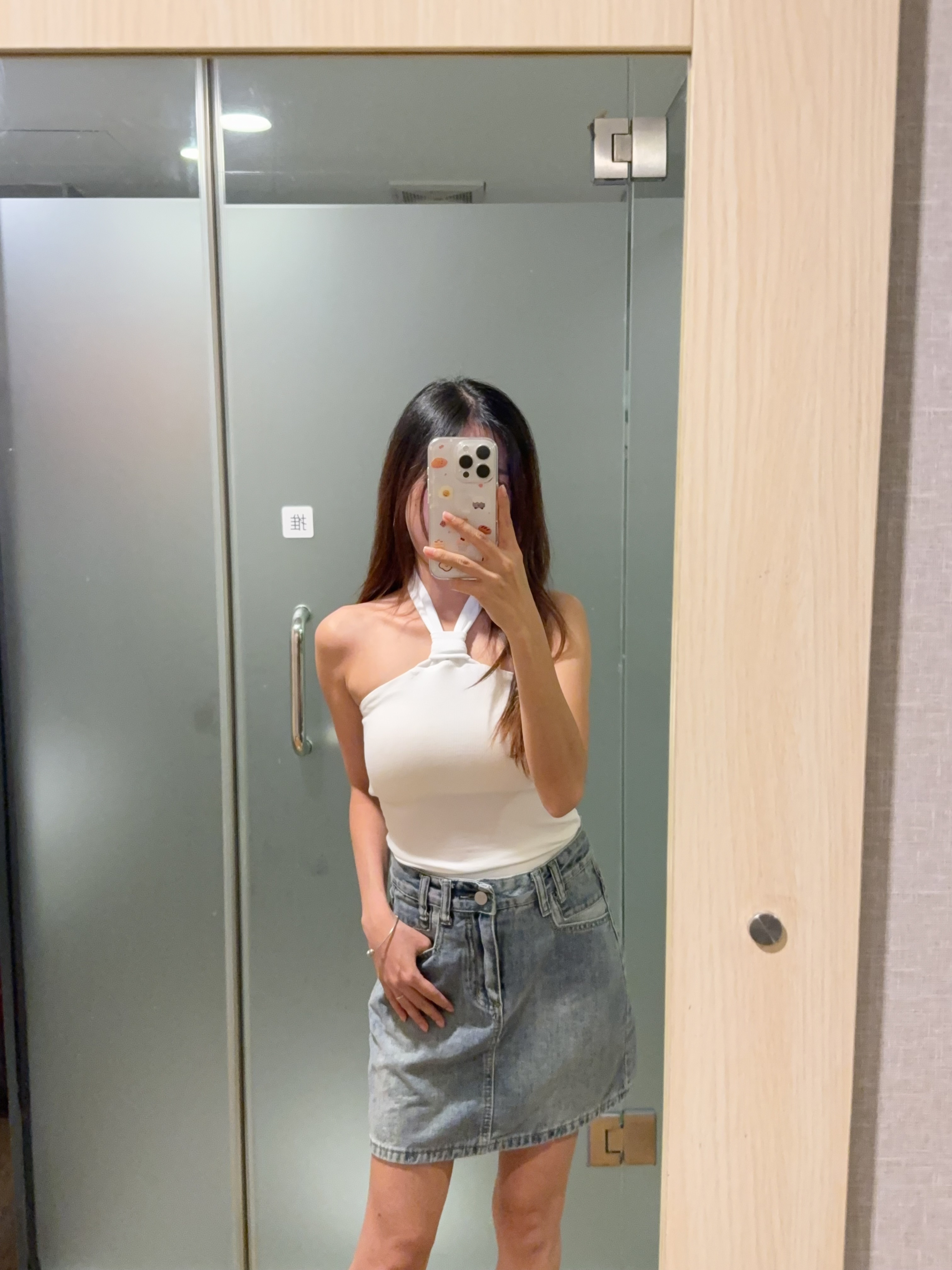 纯欲风挂脖修身背心上衣R2998