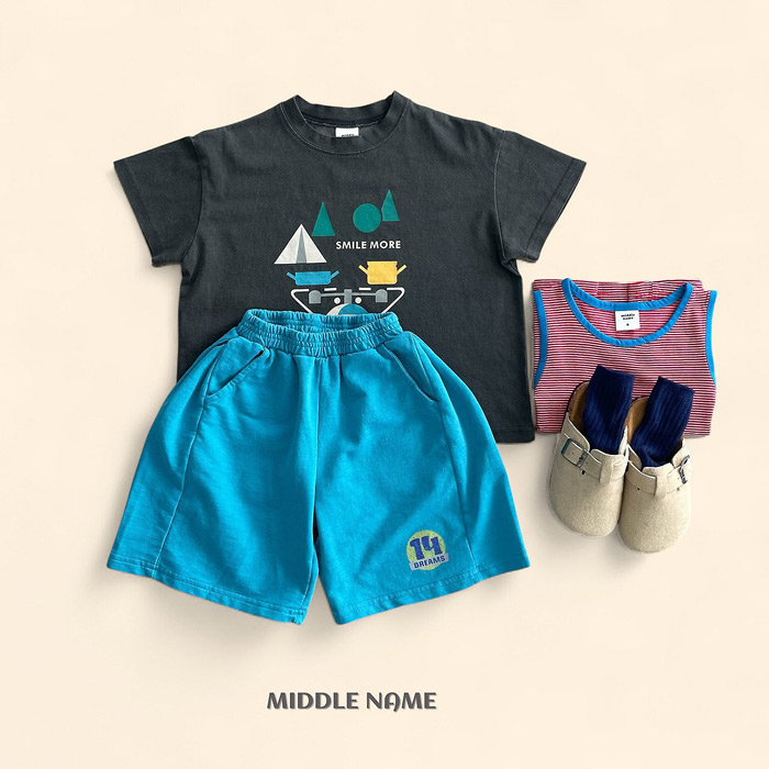 🇰🇷middle name tee