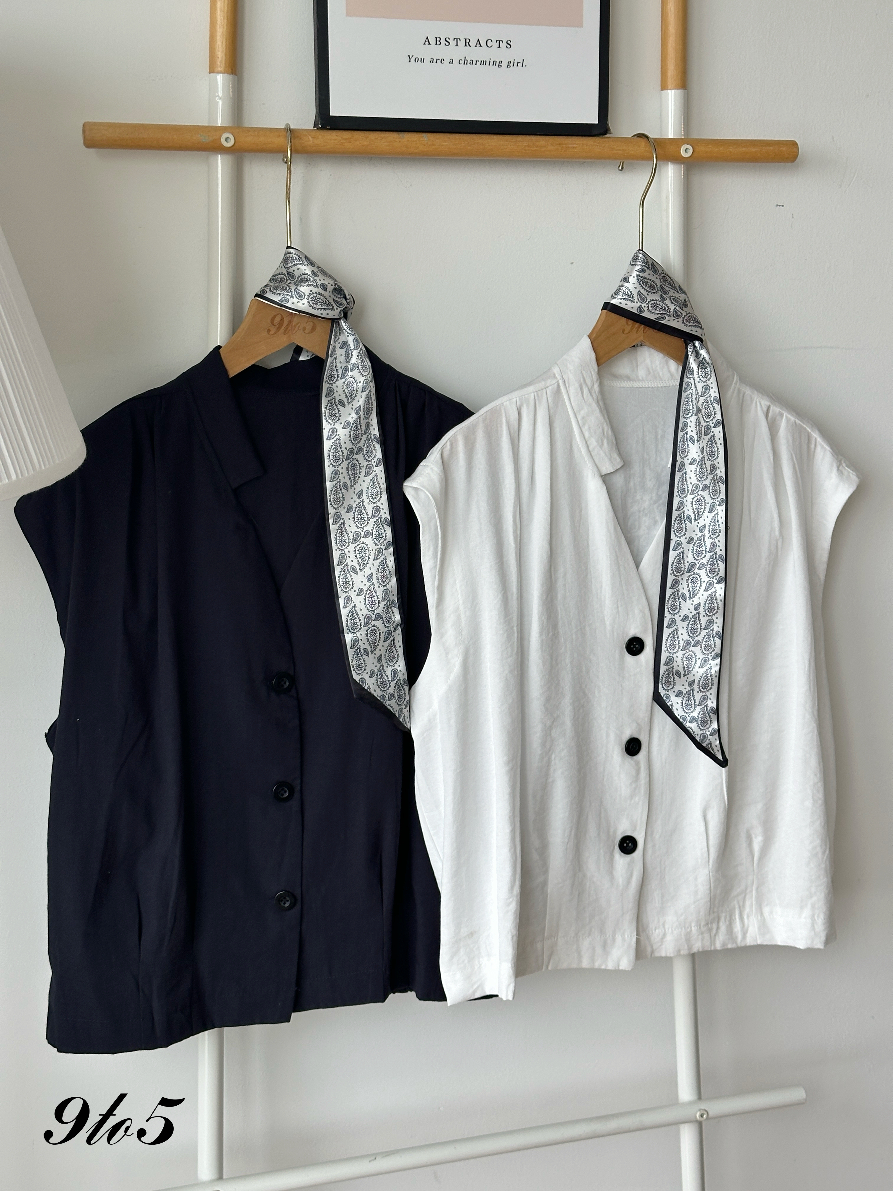 T4306 Diamond Neck Shirt - Blue & White