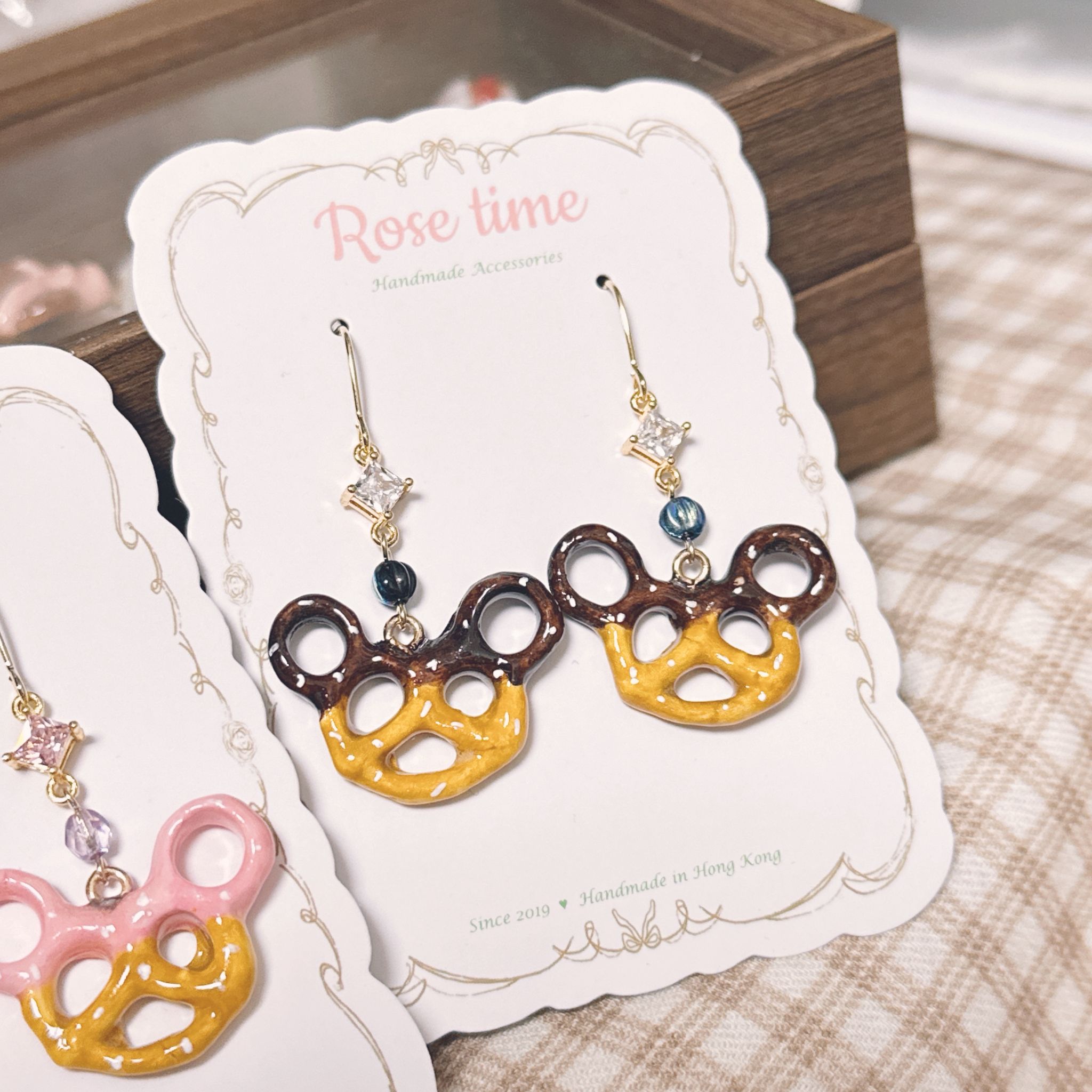 手繪米奇Prezel耳環 兩色入