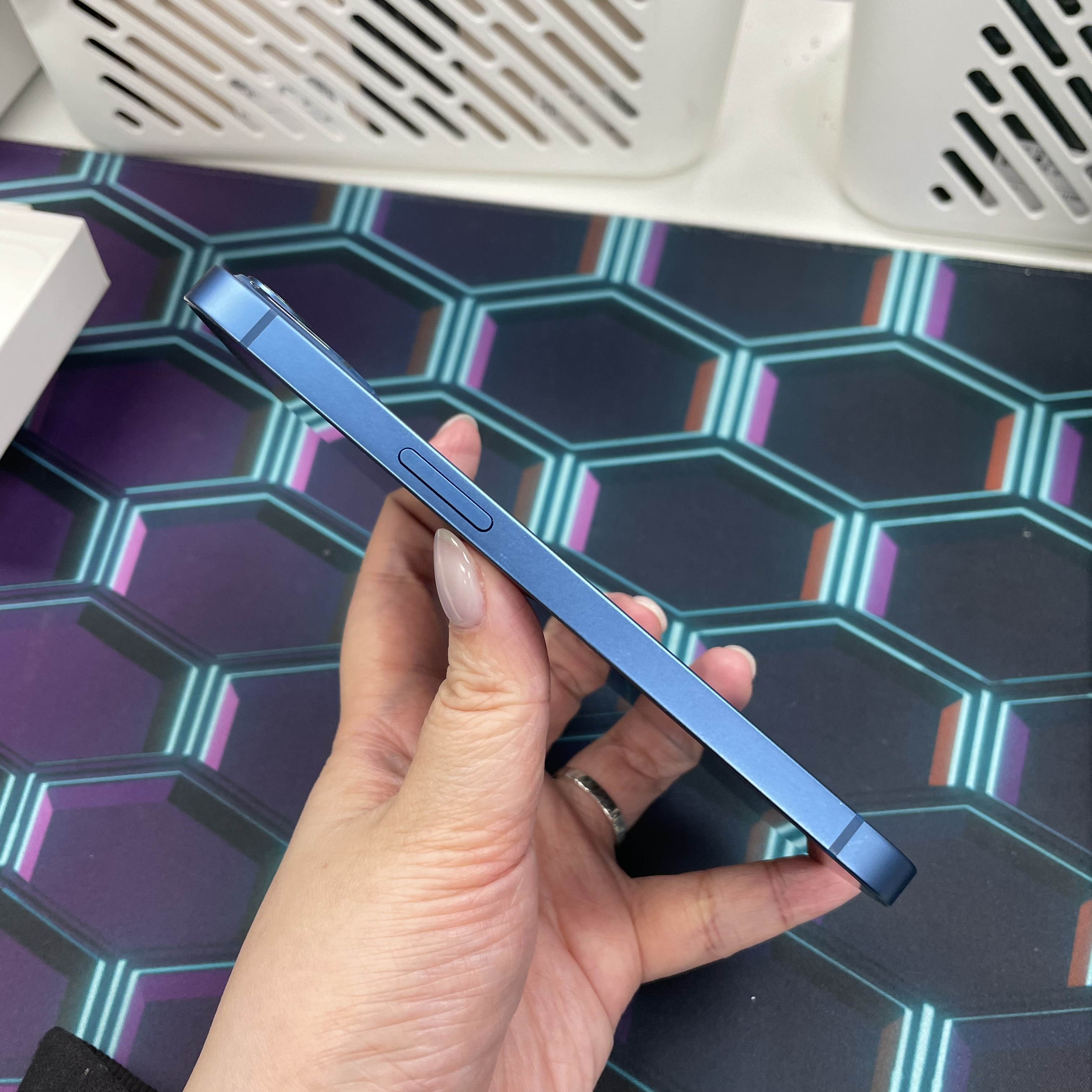 *6481 13 勁靚機 128GB 電77 藍色 blue