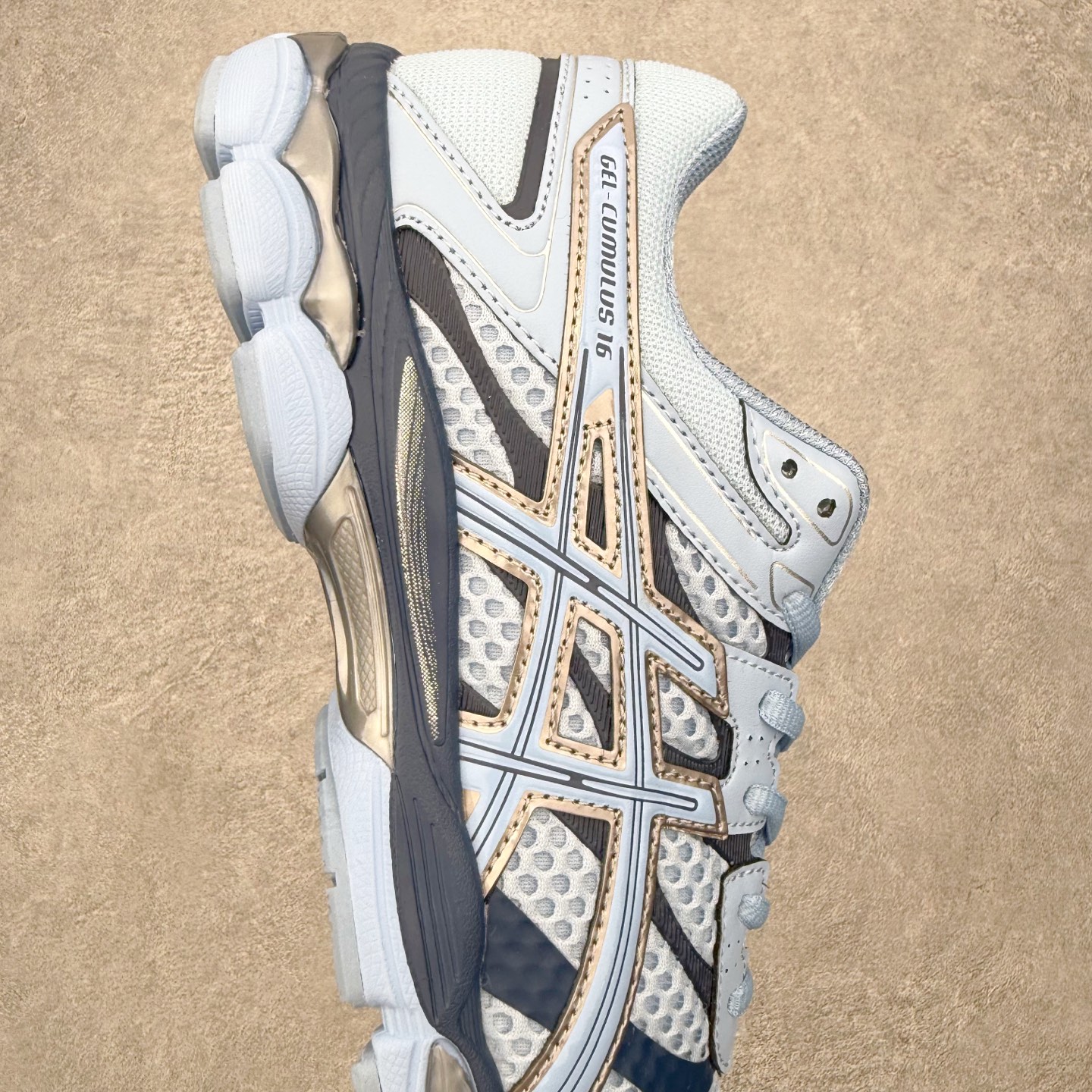 Asics Gel-Cumulus 16