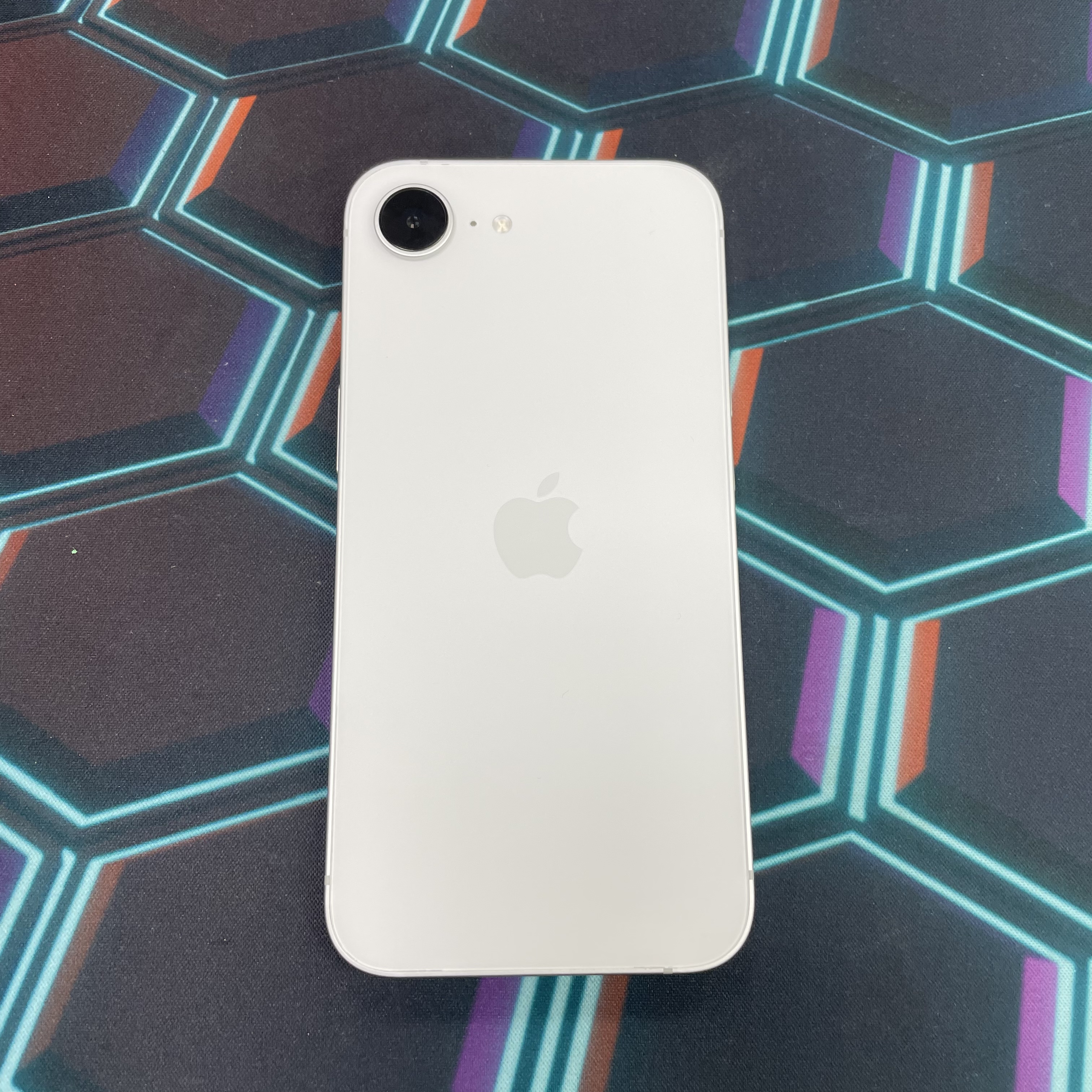 *7693 16e 勁靚機 128GB 電91 白色 white