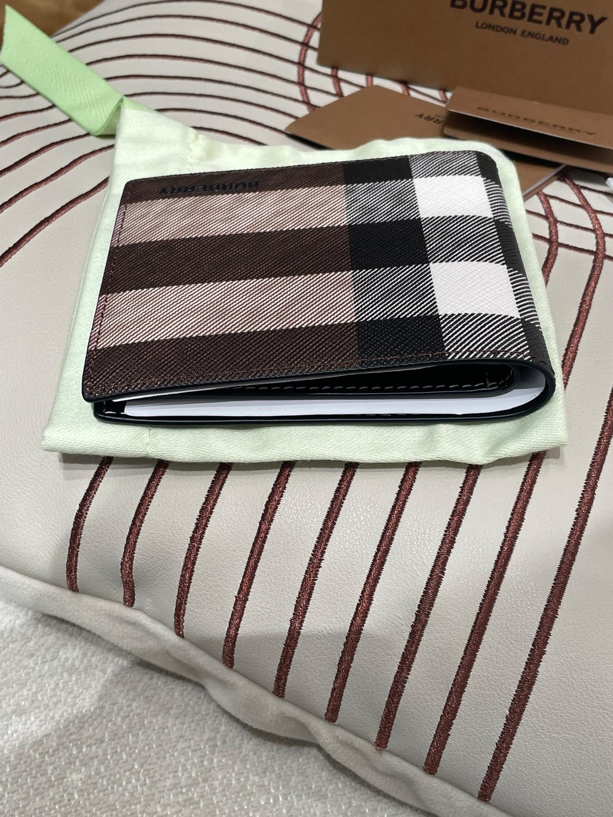 全新 Burberry Wallet 100%Authentic, 全新 ✅Dust bag ✅Box