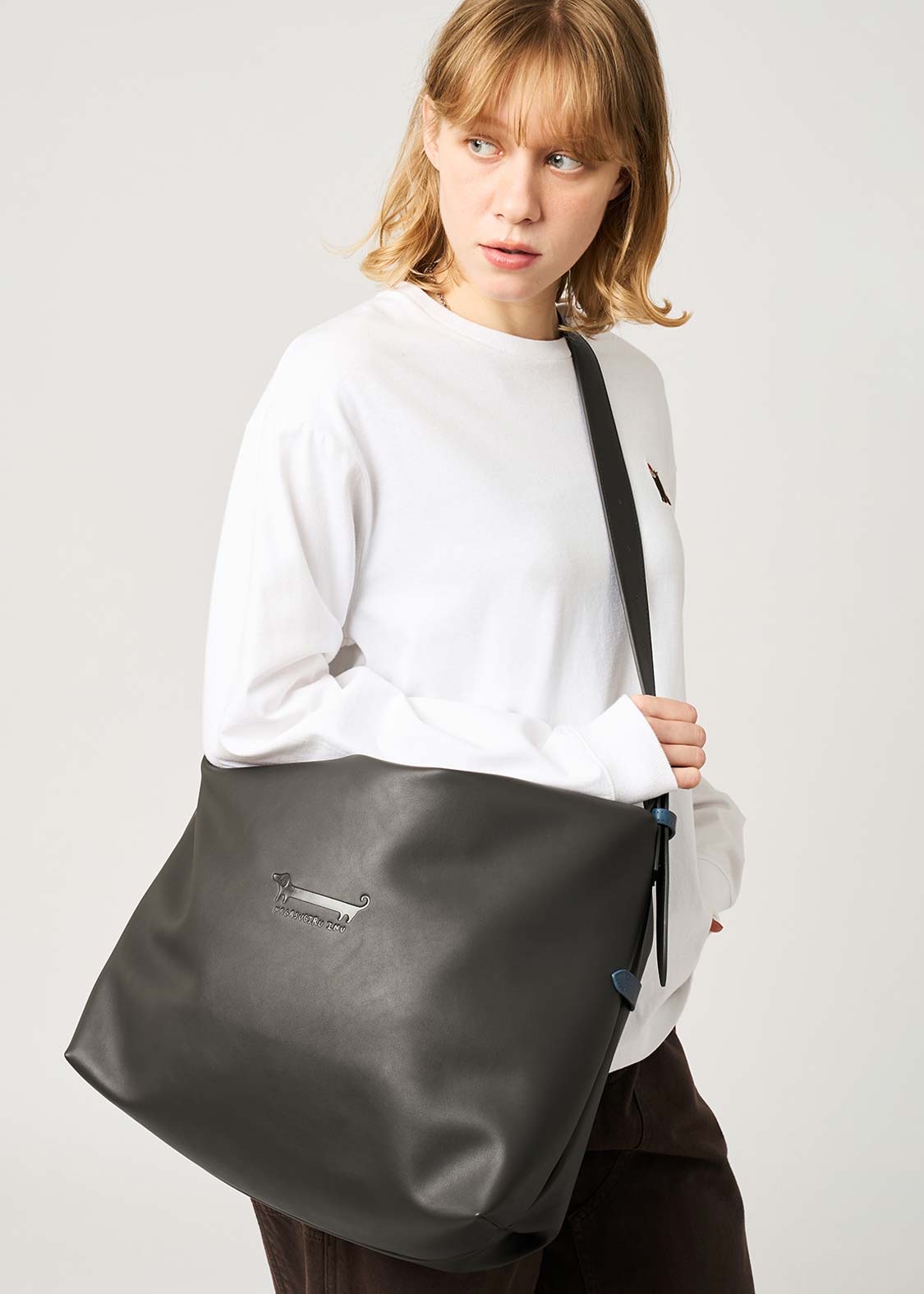 📦訂購 日本限定 graniph INagasugiru Inu 臘腸狗 PU皮側背包