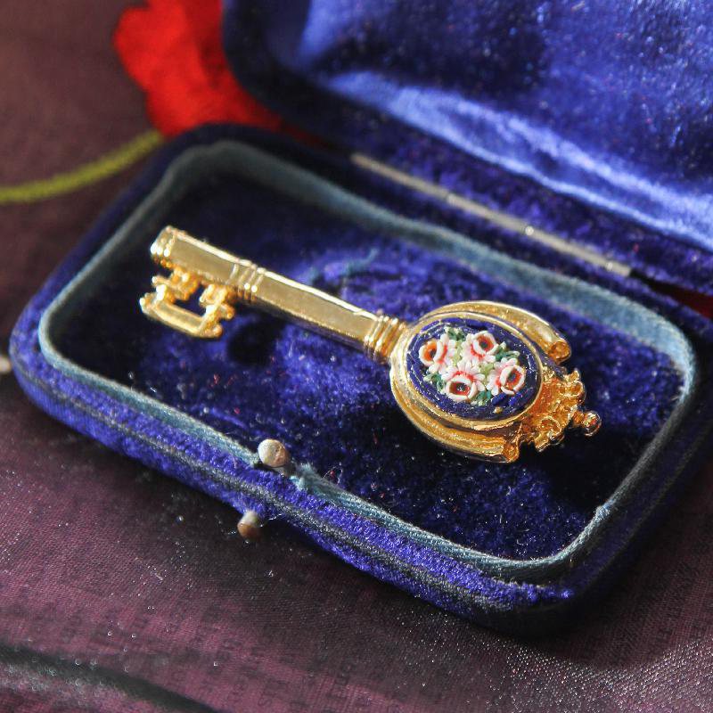 1970s New Old Stock Italian Mosaic Key-Shape Brooch -Midnight Blue (FA328)