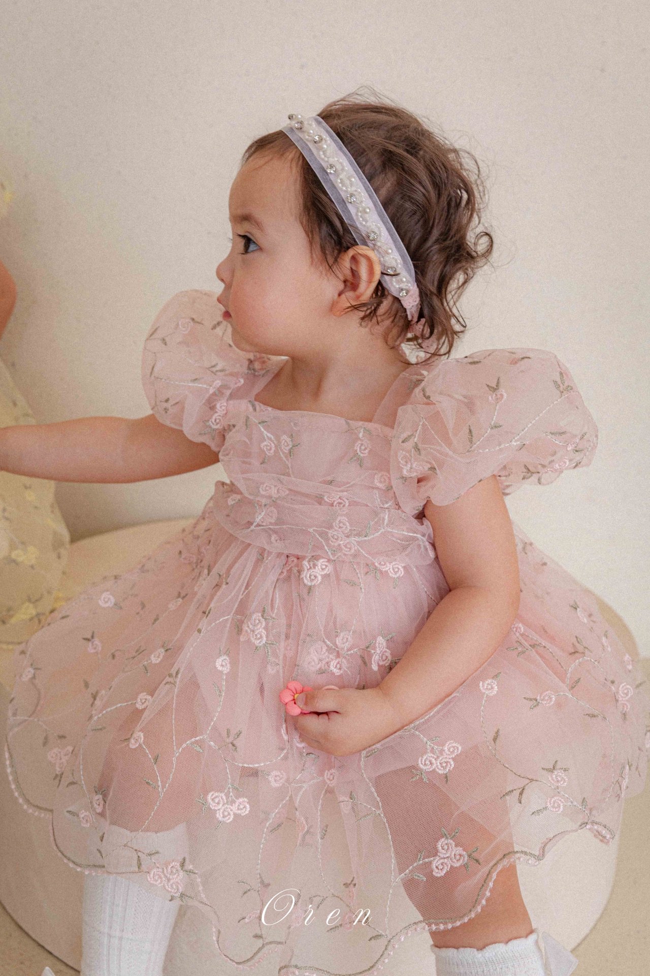 ☀️預訂 韓國直送☀️🇰🇷Oren Roslyn Bloom兩色花卉刺繡泡泡袖包屁裙/連身裙