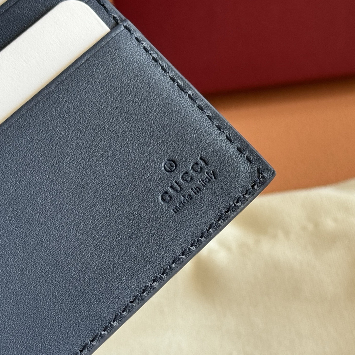 【原單】GUCCI 新年系列互扣式G馬鐙印花雙折銀包