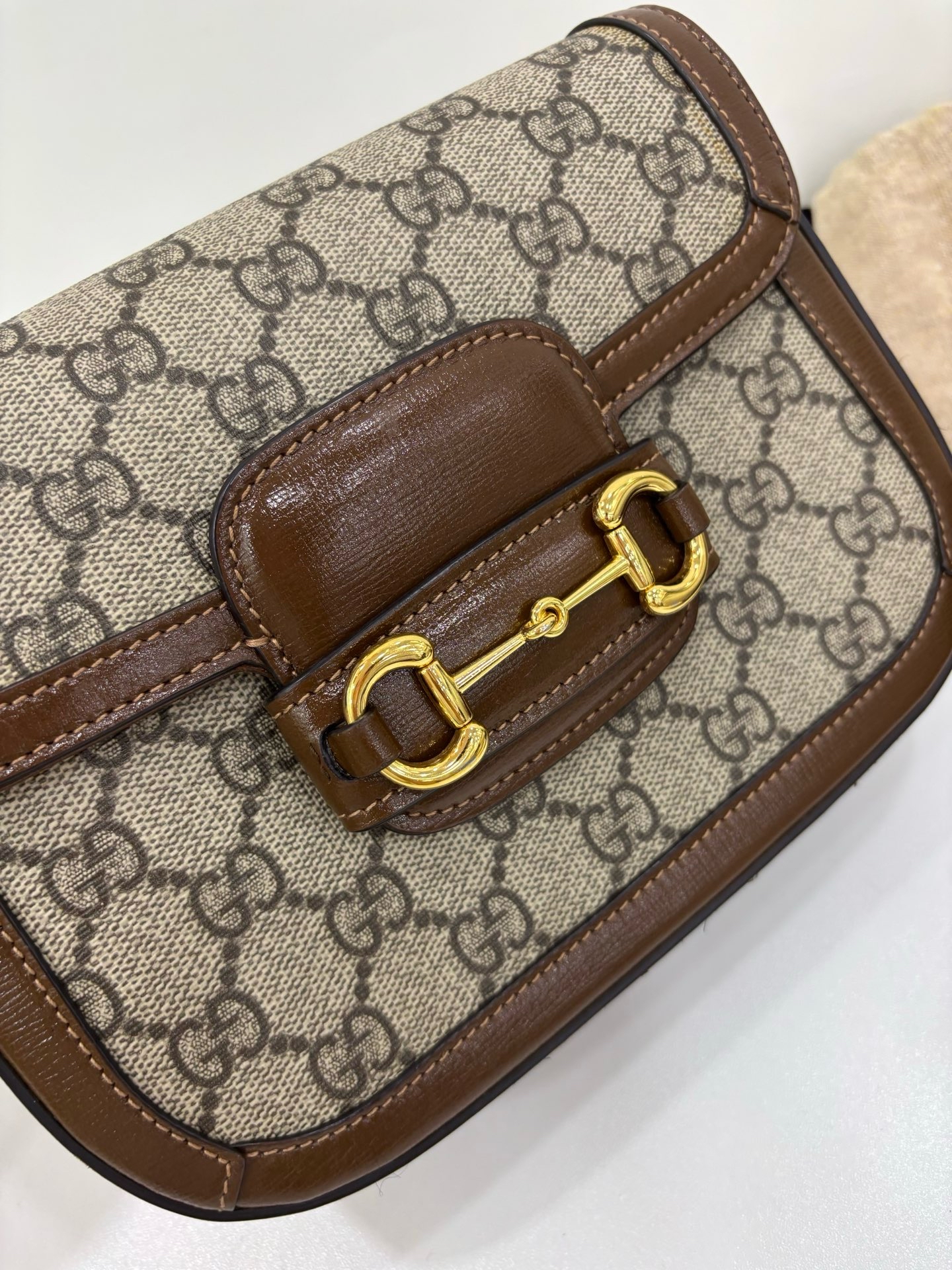 直播貨品 |  [1個-$100 2個-$300］E02