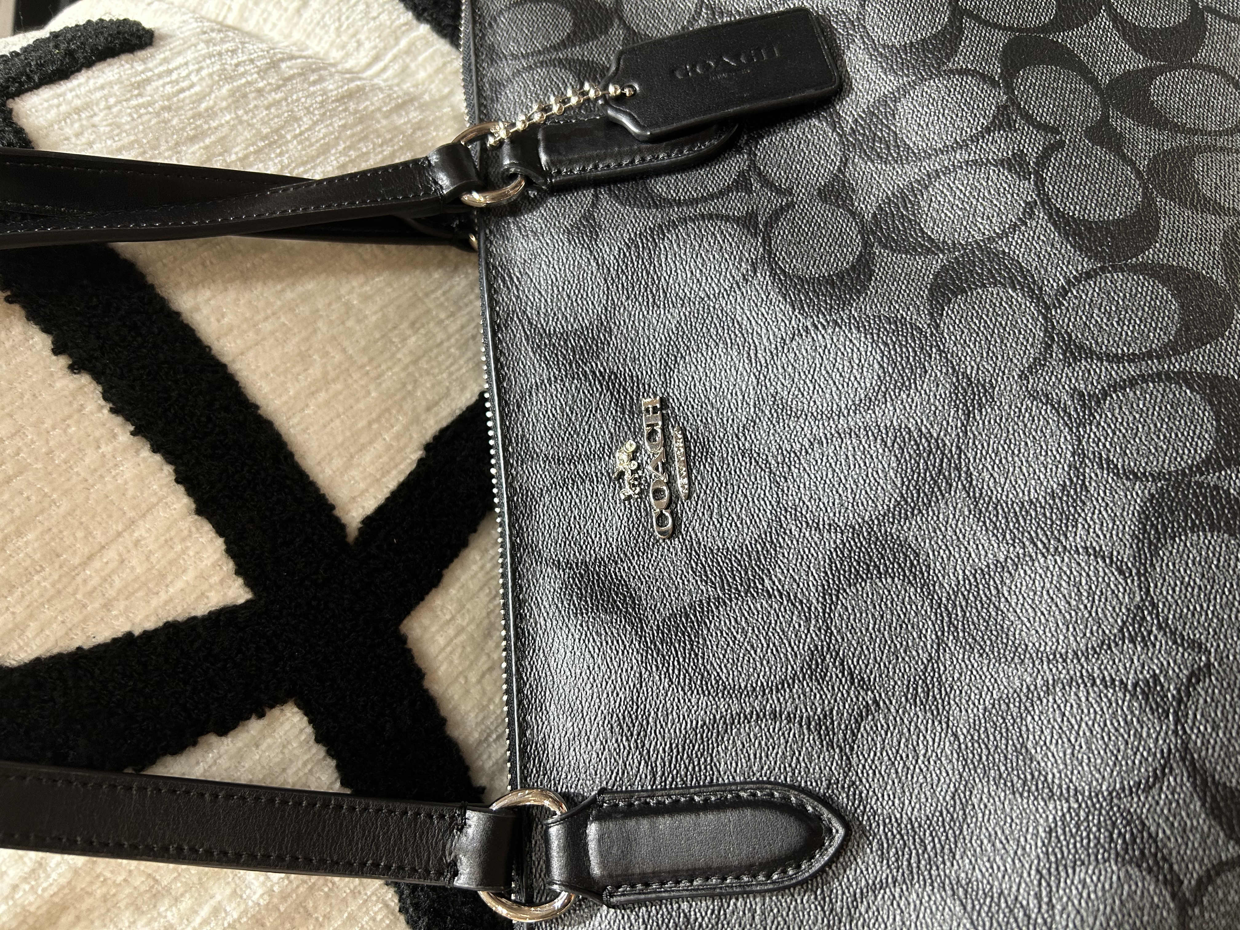 Coach tote bag shoulder bag Black 100%Authentic ,95%new
