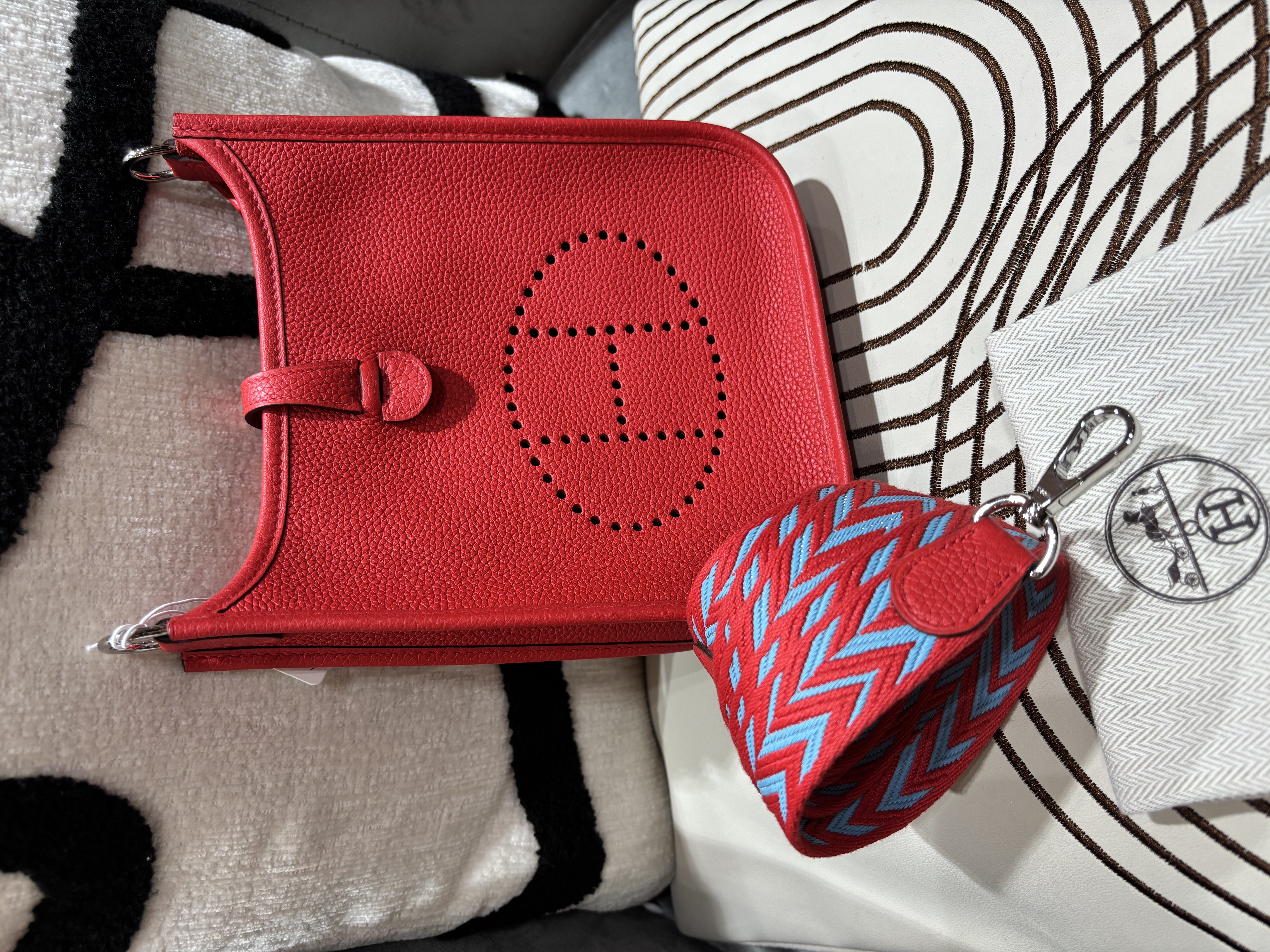 Hermes mini evelyne STAMP D 心紅100%Authentic, 98%New✅box 💎快閃優惠價💎