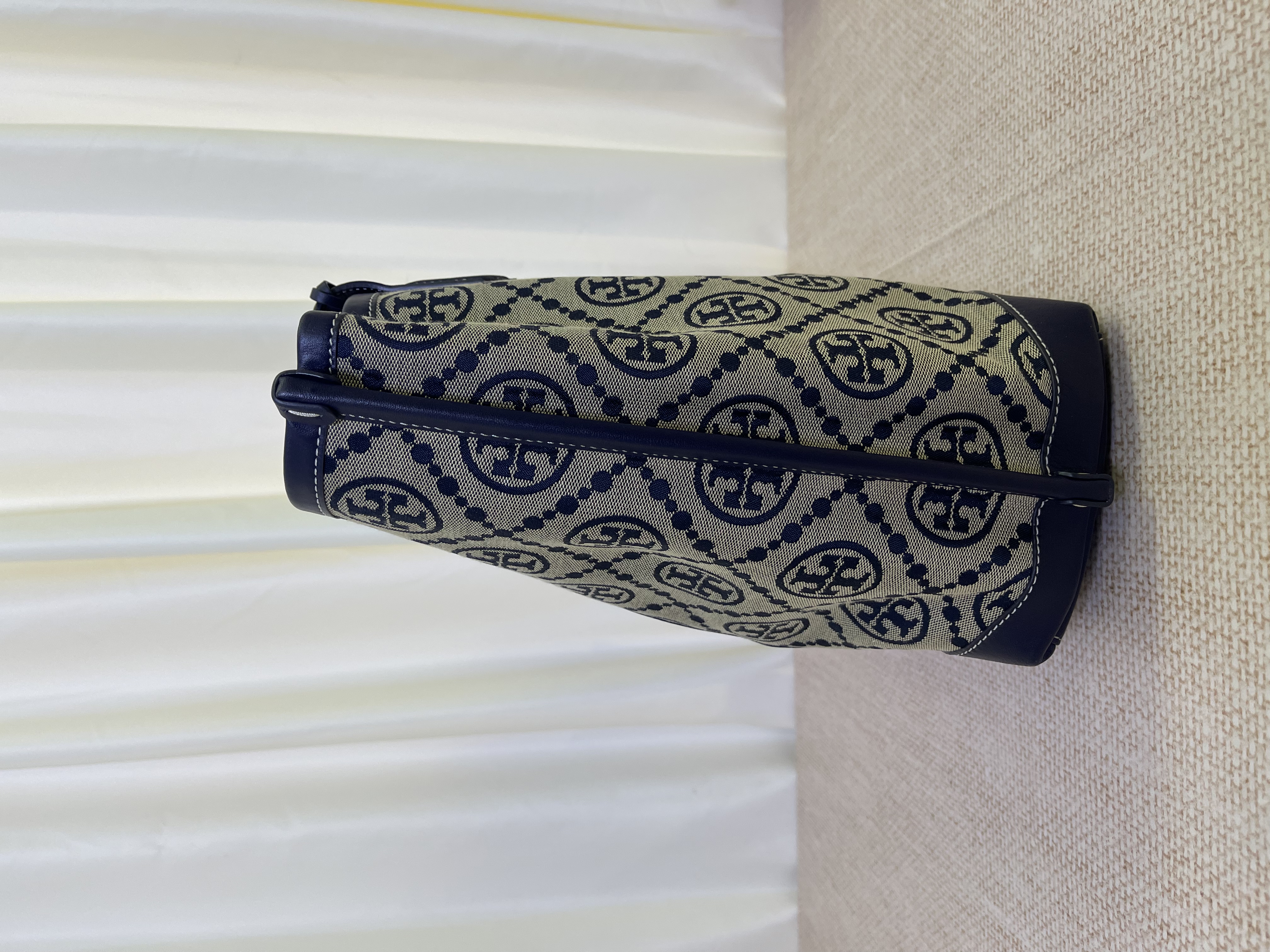 Pre-Owned Tory Burch T Monogram / Product Code:  26030901