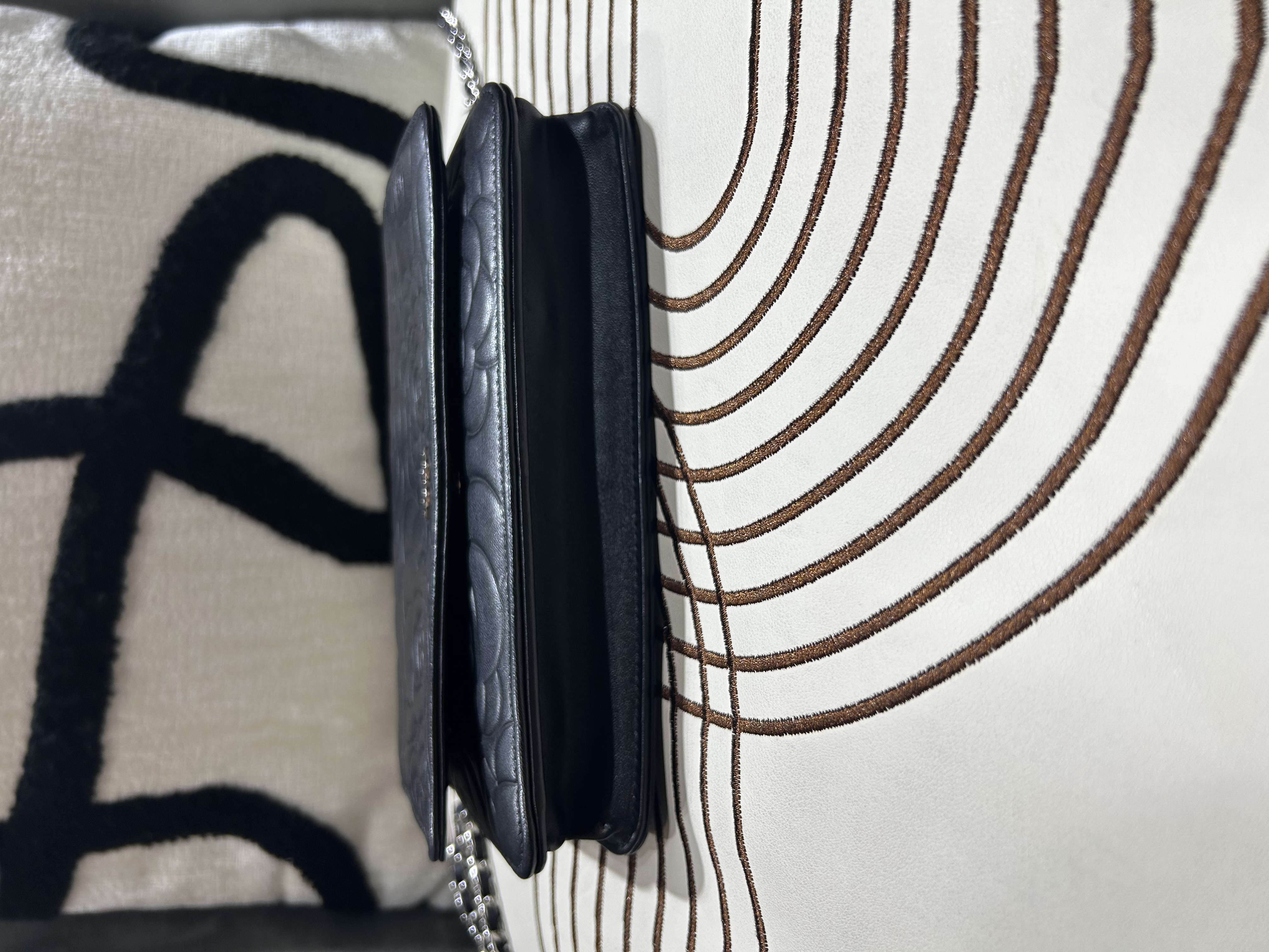 Chanel 山茶花 Wallet On Chain 黑色銀鏈 100%Authentic, 98%New ☑️15Card☑️Box