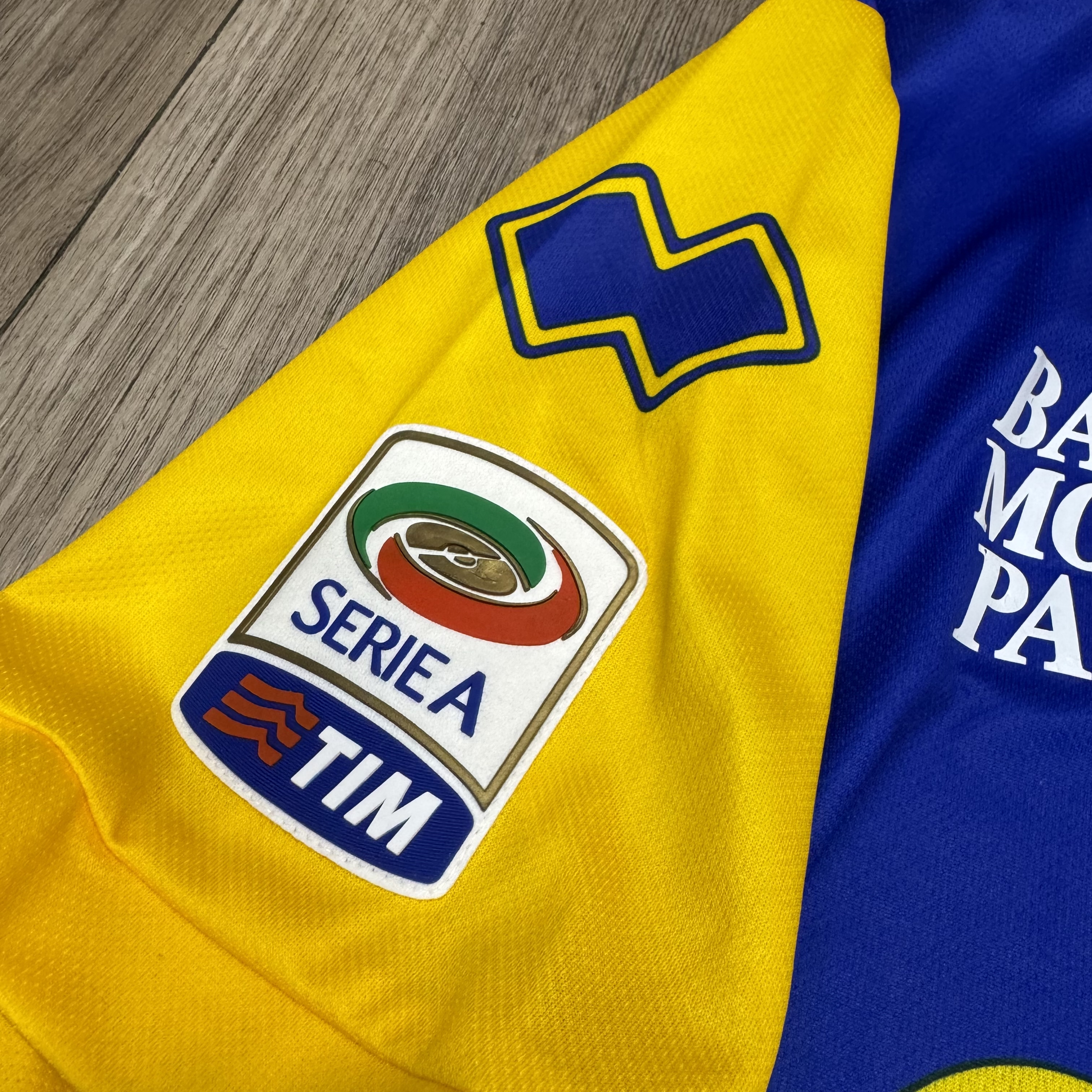 Parma 10/11 away shirt #9 Crespo 